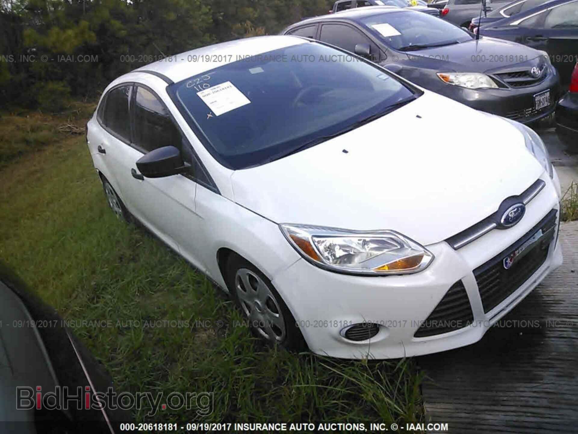 Photo 1FAHP3E22CL235132 - Ford Focus 2012
