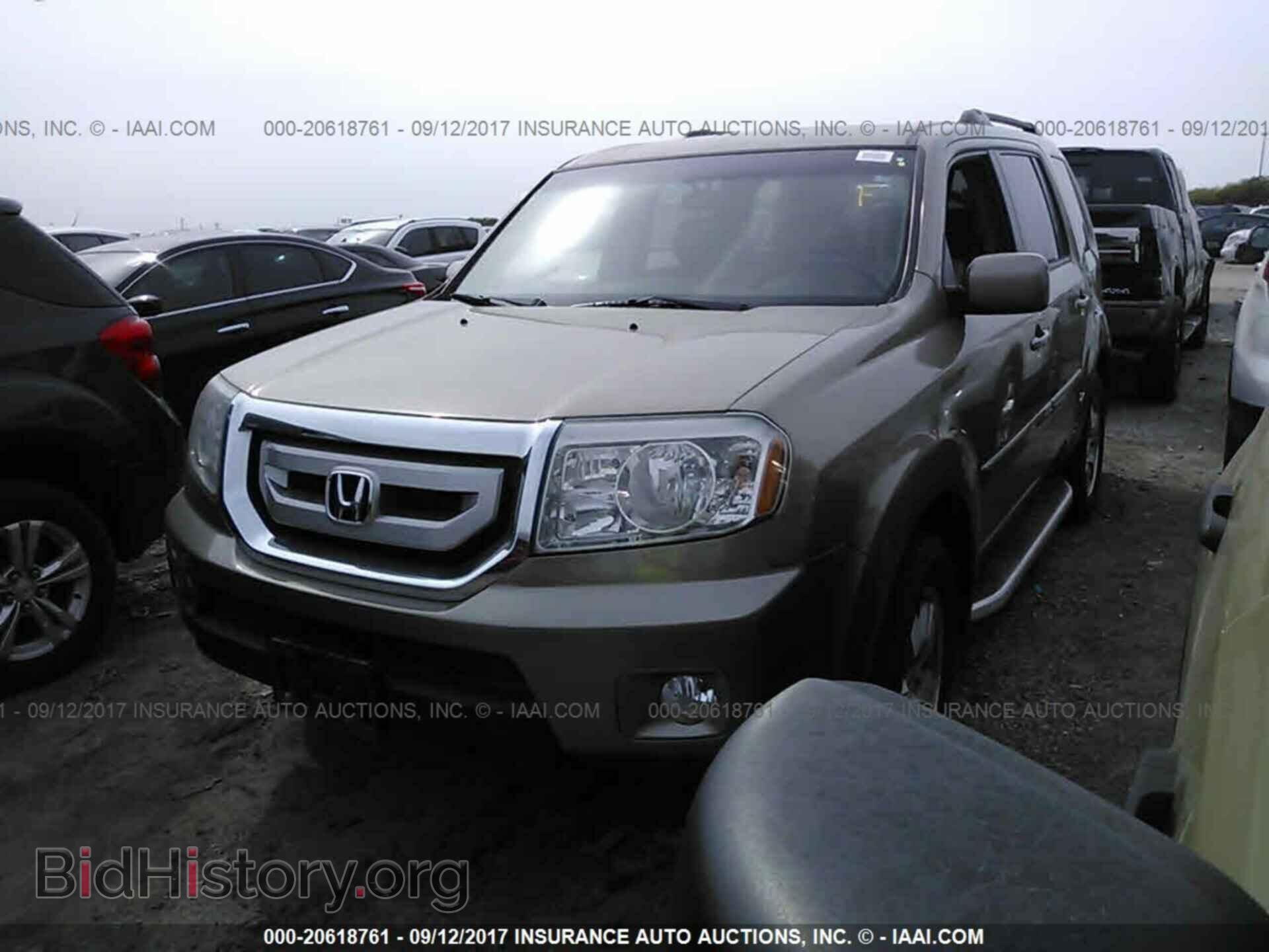 2011 Honda Pilot - VIN: 5FNYF3H41BB021566 - Photo 2