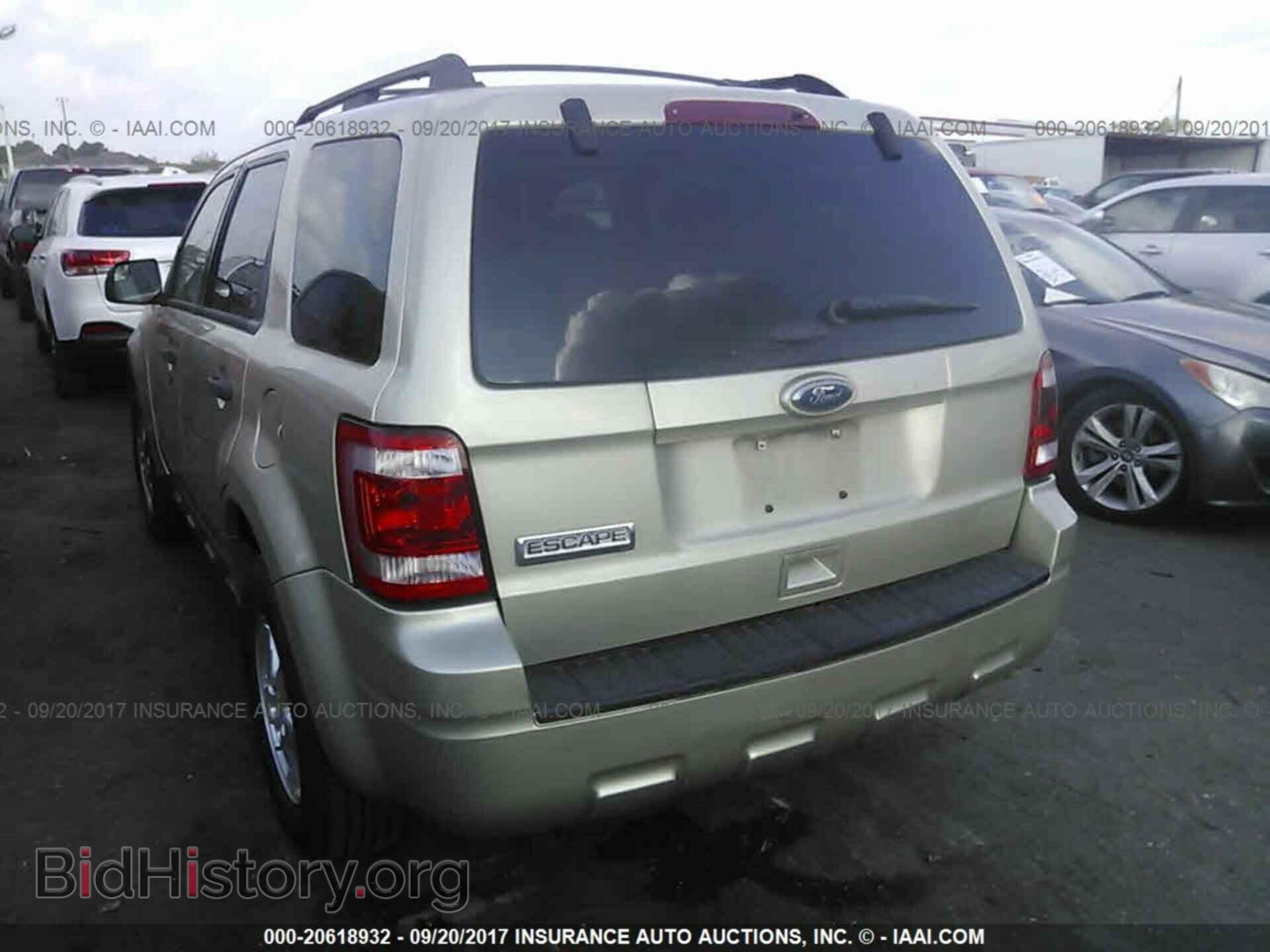 2012 Ford Escape - VIN: 1FMCU0D70CKB53216 - Фото 3