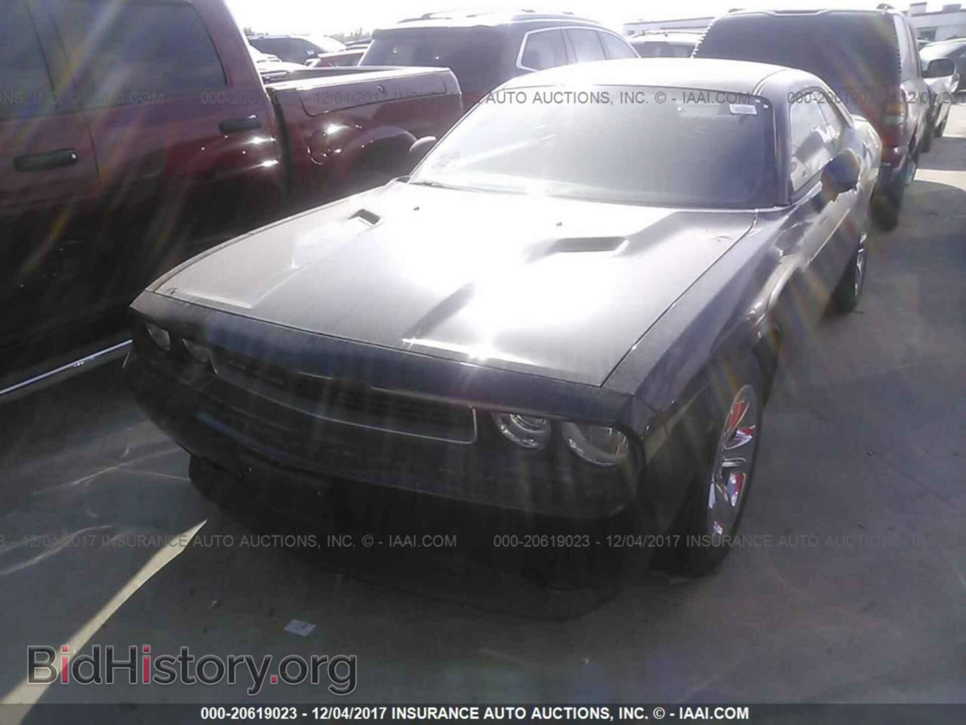 2014 Dodge Challenger - VIN: 2C3CDYAG2EH293774 - Фото 2