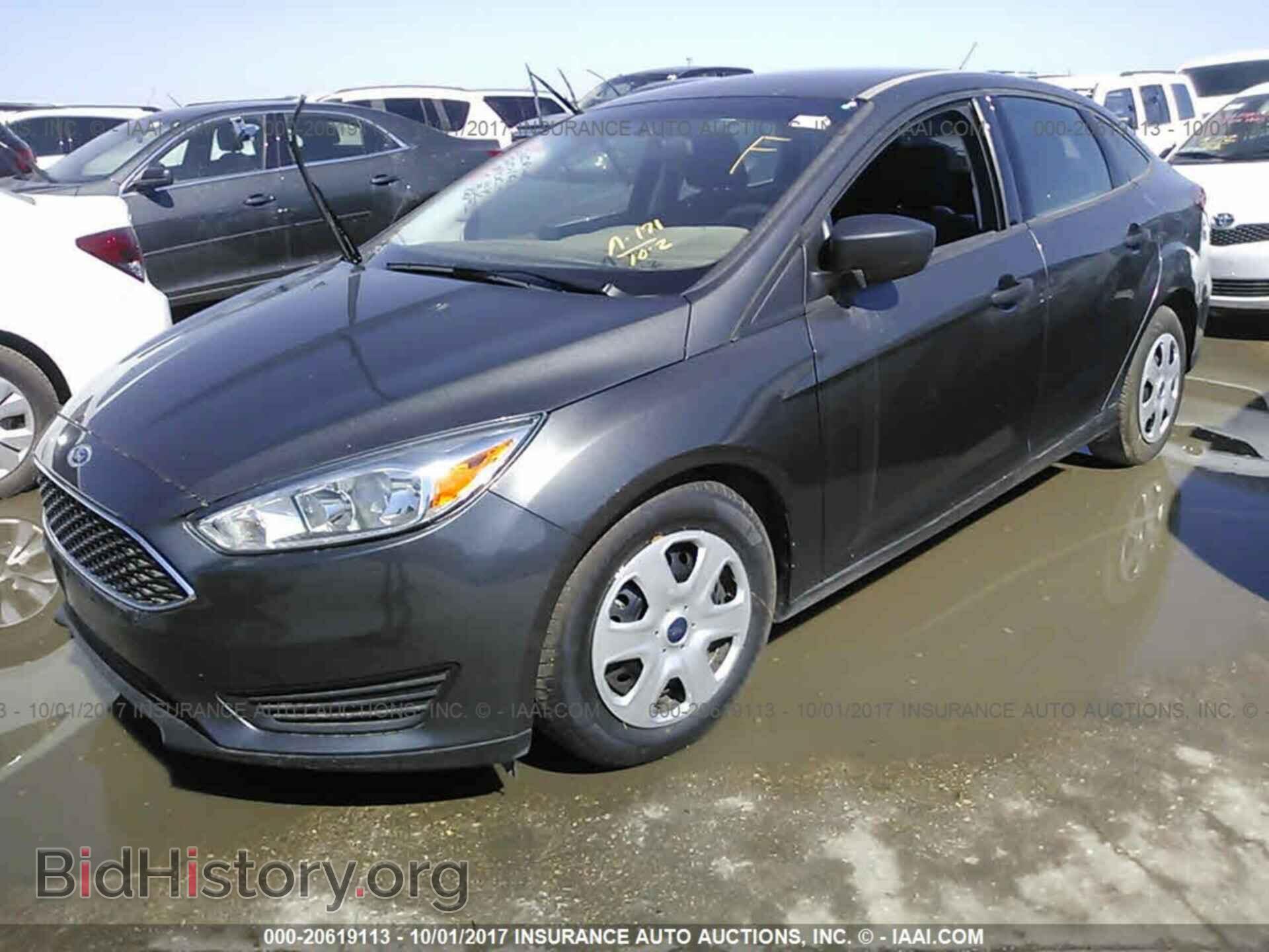 2016 Ford Focus - VIN: 1FADP3E20GL225655 - Фото 2