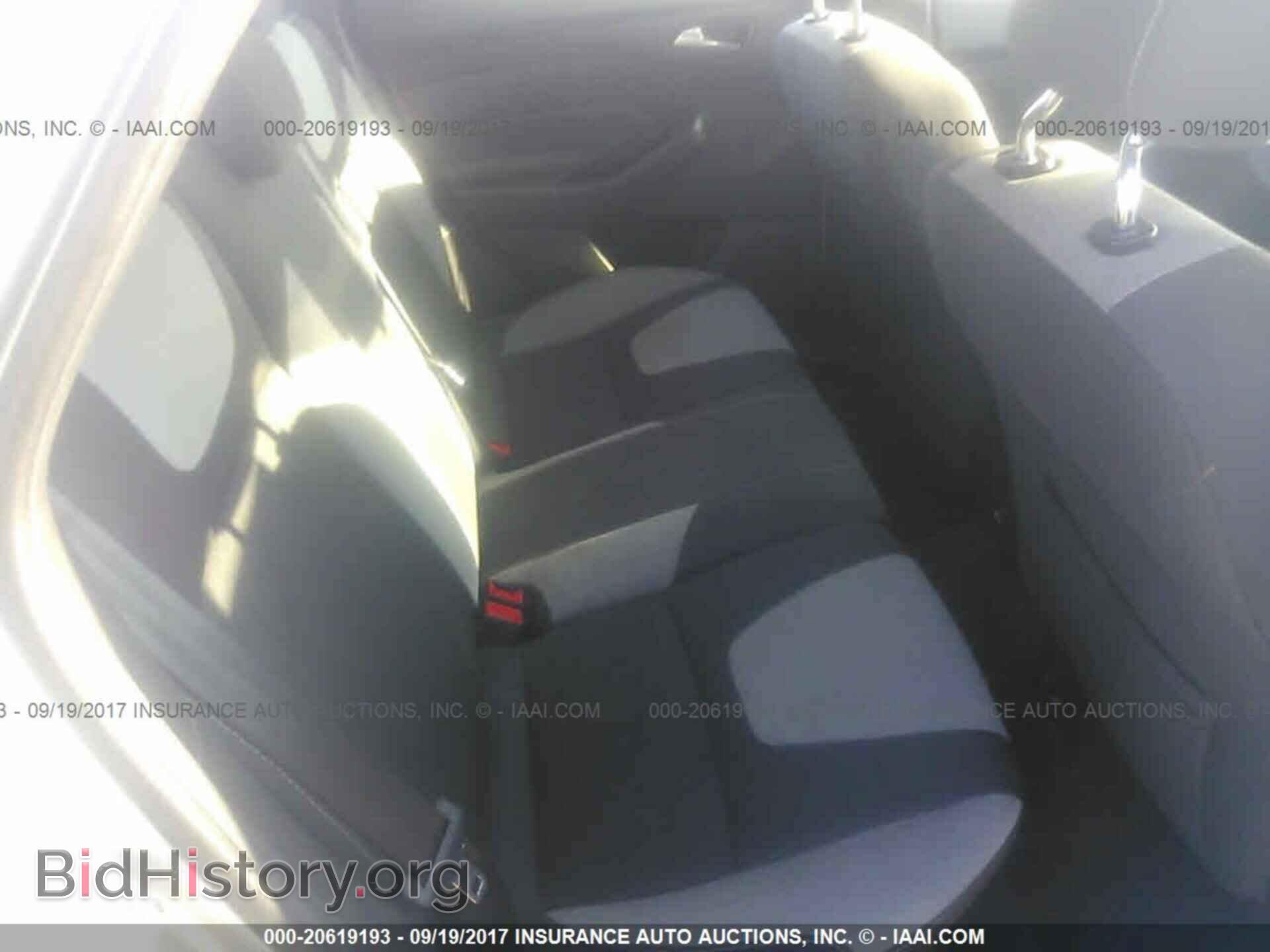 2012 Ford Focus - VIN: 1FAHP3K24CL250526 - Photo 8
