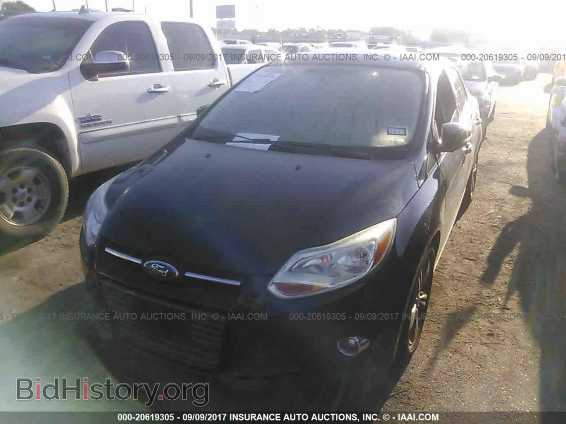 2014 Ford Focus - VIN: 1FADP3F2XEL175097 - Photo 2