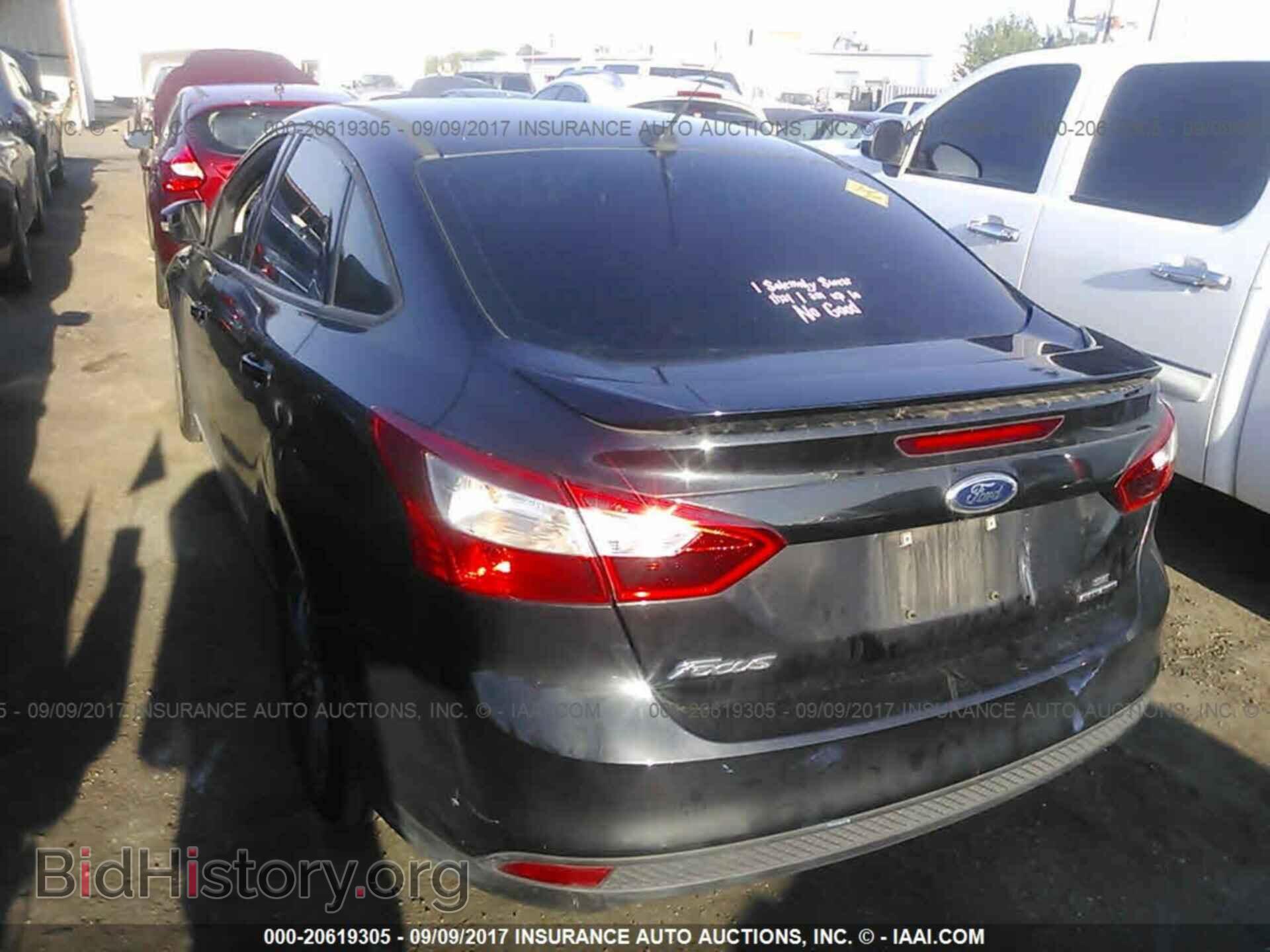 2014 Ford Focus - VIN: 1FADP3F2XEL175097 - Photo 3