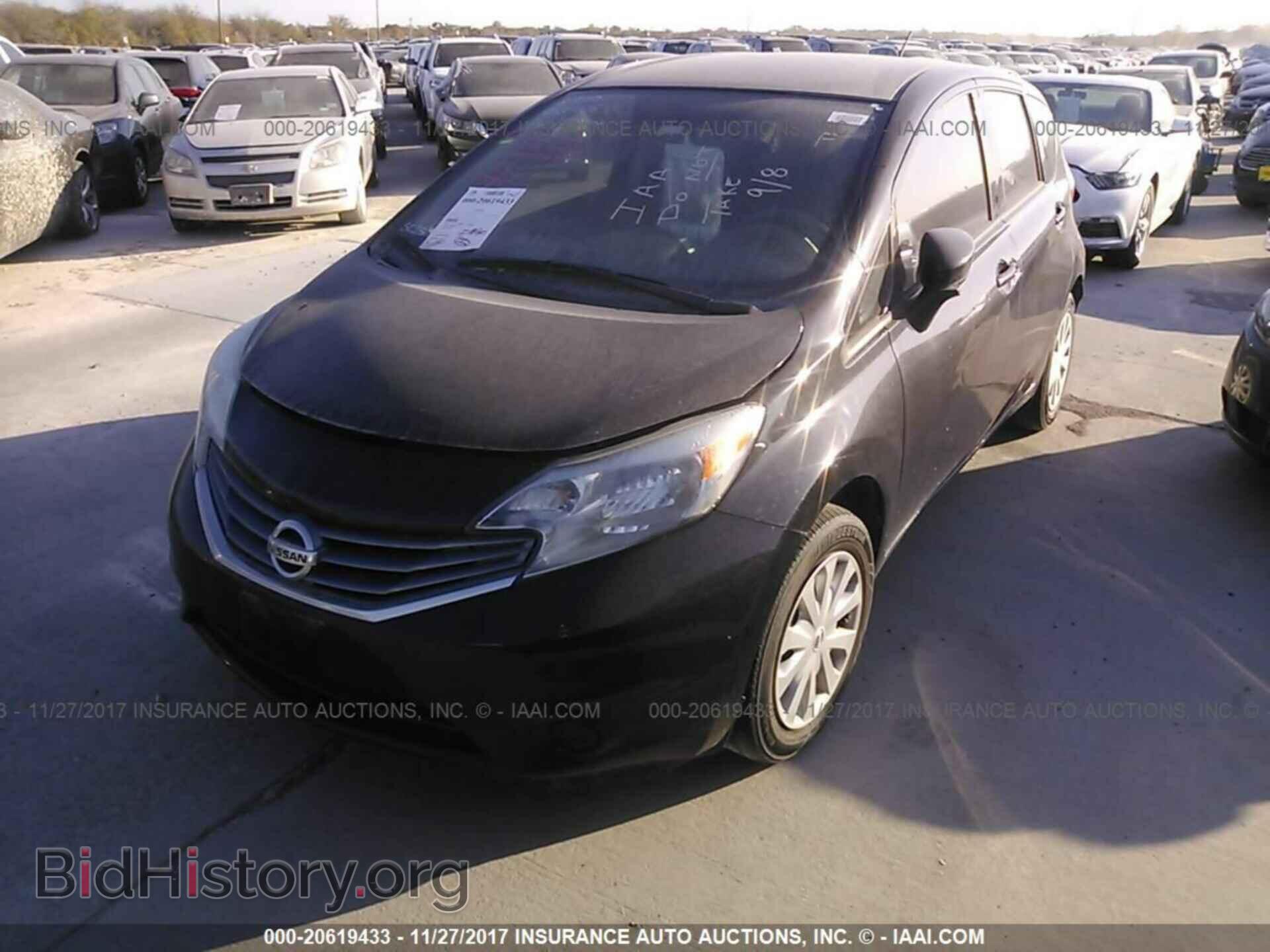2015 Nissan Versa note - VIN: 3N1CE2CPXFL351905 - Фото 2