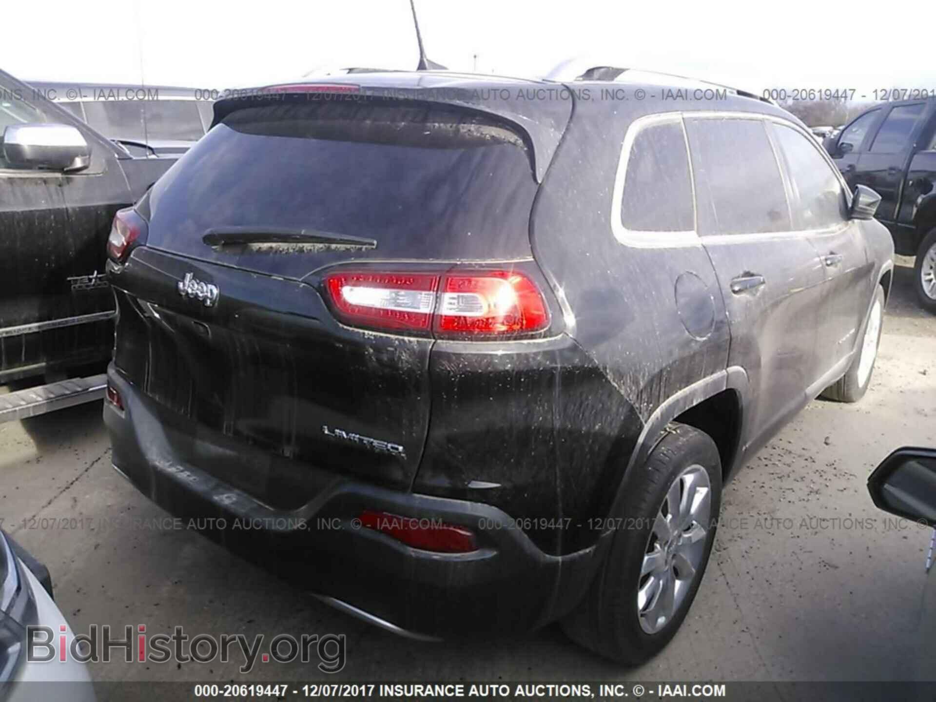 2017 Jeep Cherokee - VIN: 1C4PJLDBXHW522992 - Photo 4