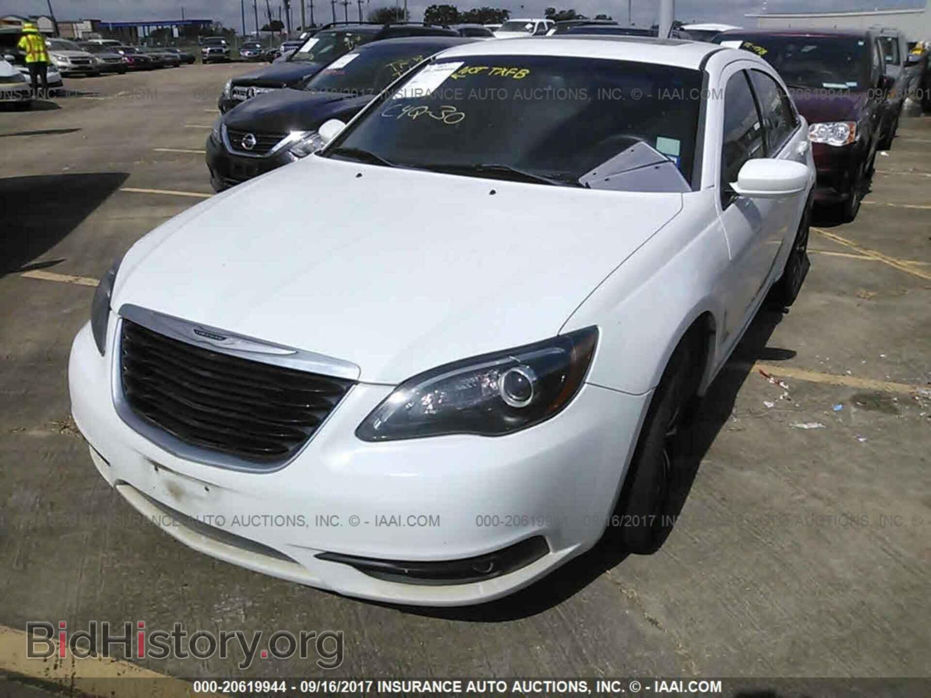 2013 Chrysler 200 - VIN: 1C3CCBBB3DN553835 - Photo 2