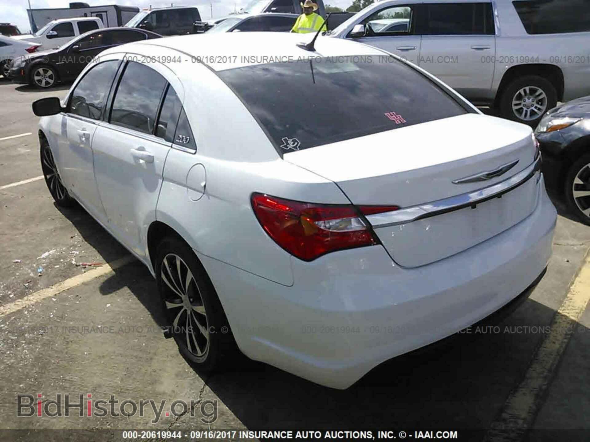 2013 Chrysler 200 - VIN: 1C3CCBBB3DN553835 - Photo 3
