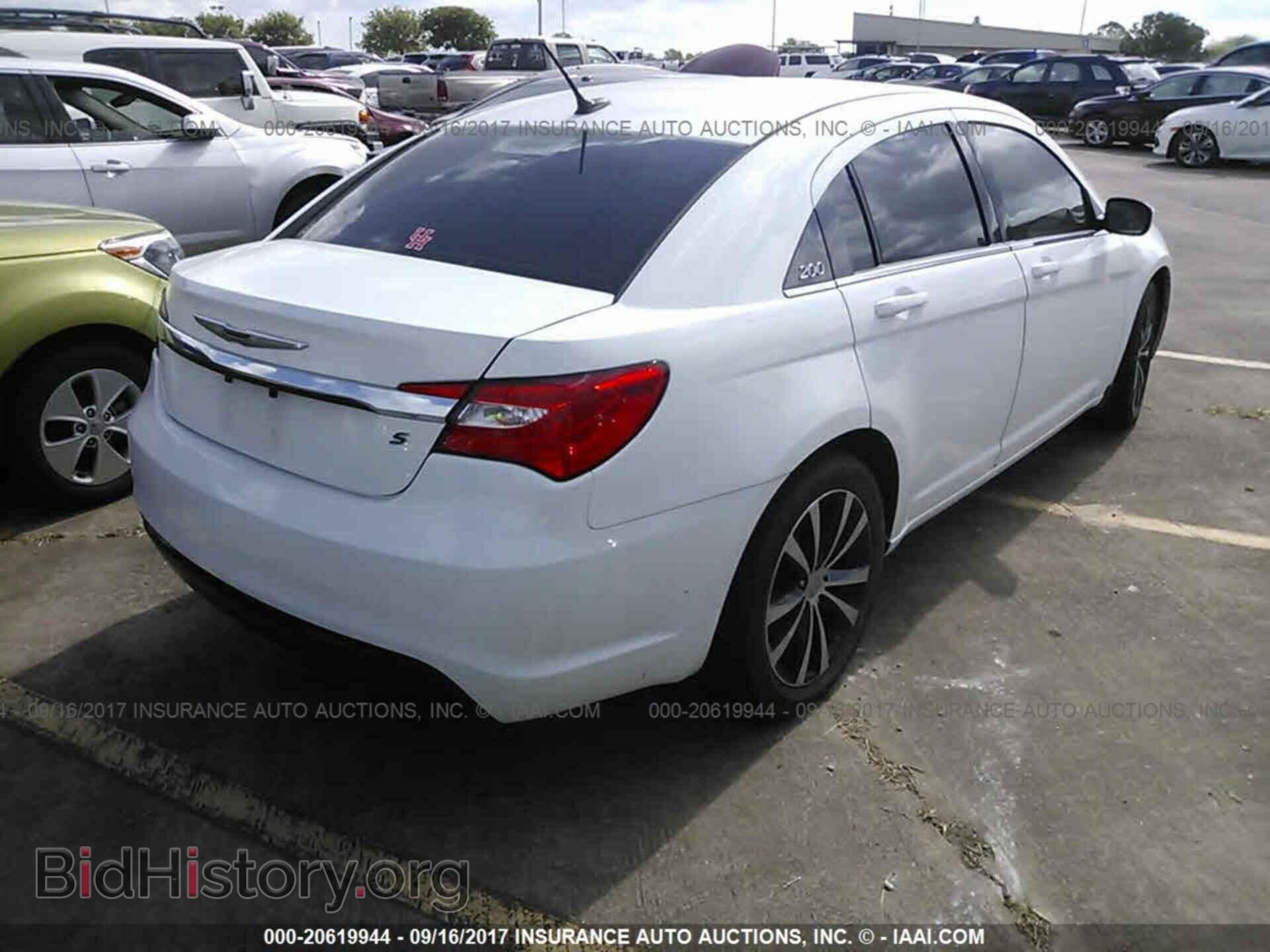 2013 Chrysler 200 - VIN: 1C3CCBBB3DN553835 - Photo 4