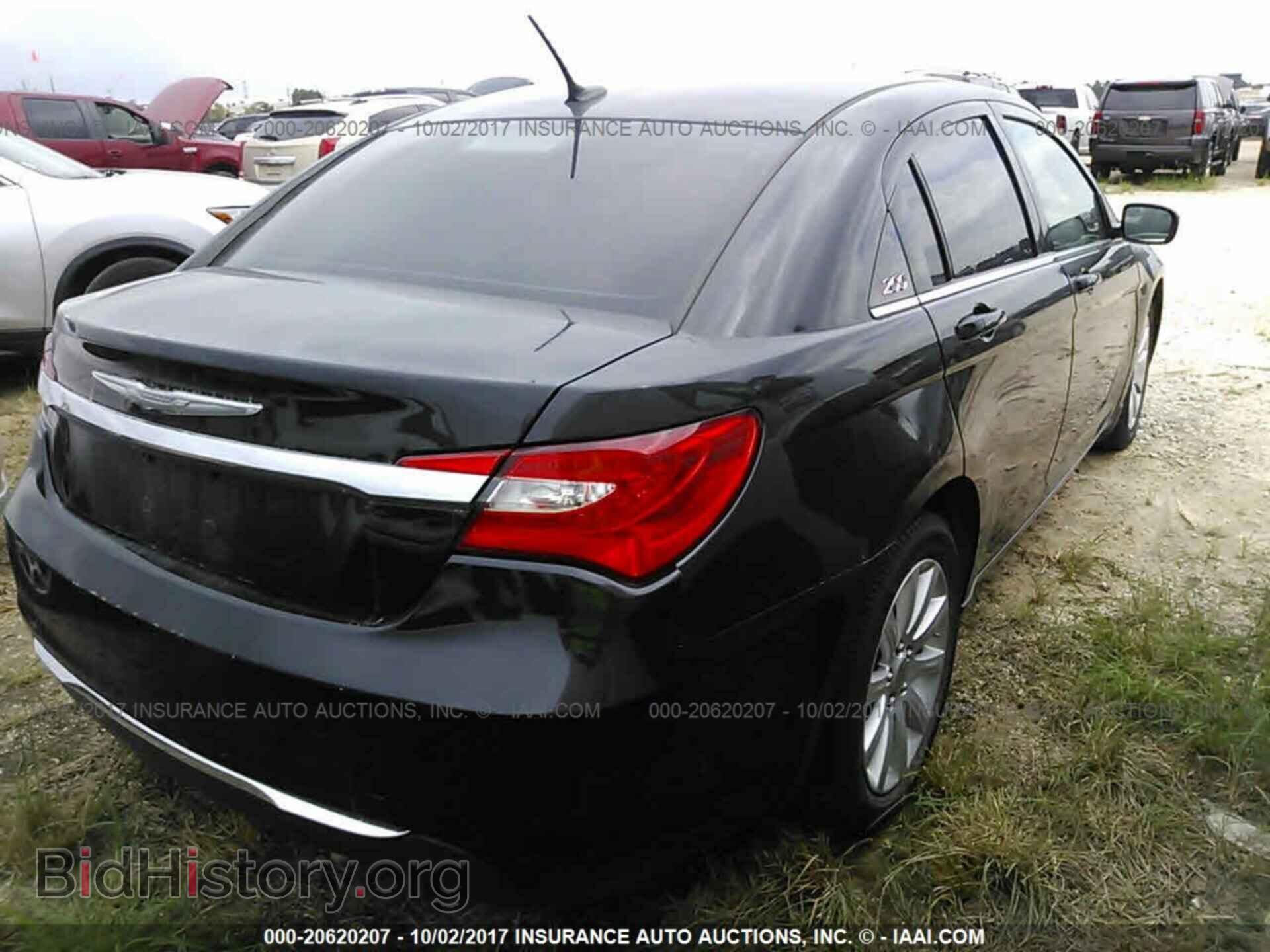 2014 Chrysler 200 - VIN: 1C3CCBBB4EN136824 - Photo 4