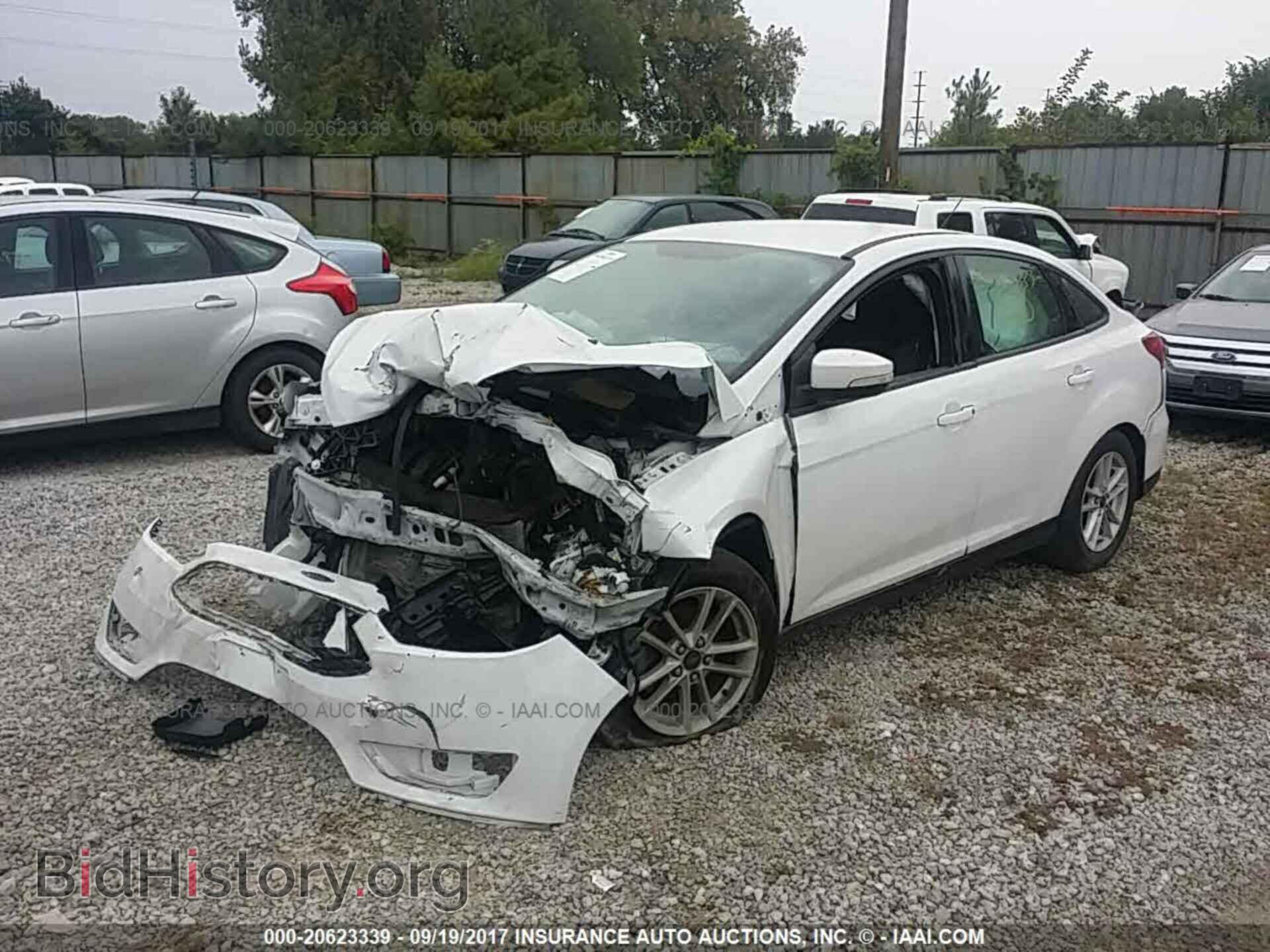 2015 Ford Focus - VIN: 1FADP3F24FL256467 - Фото 2