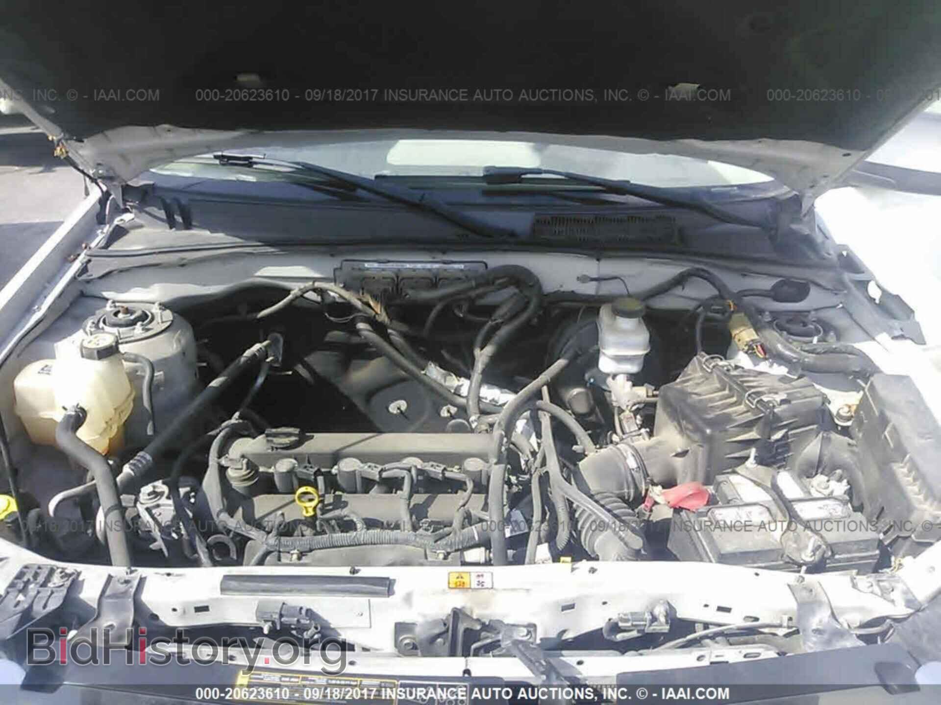 2011 Ford Escape - VIN: 1FMCU0C77BKC62823 - Фото 10