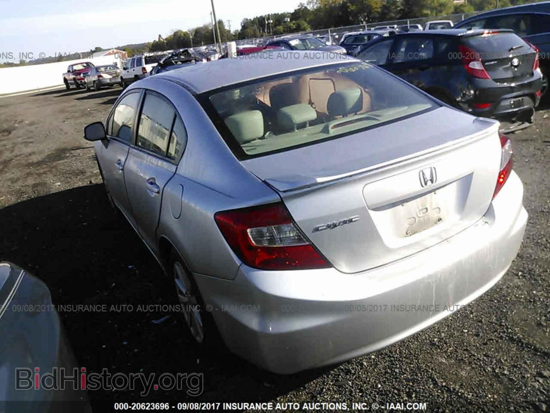 2012 Honda Civic - VIN: 2HGFB2F97CH531736 - Photo 3