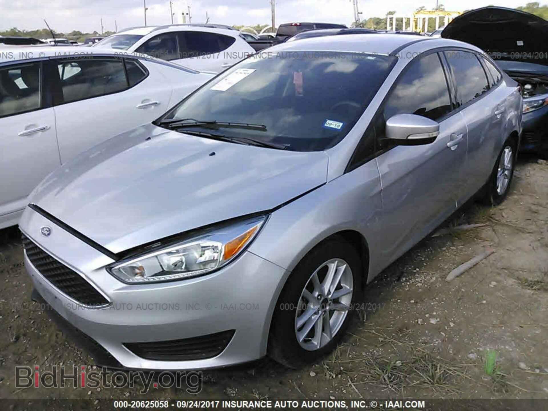 2016 Ford Focus - VIN: 1FADP3F20GL383234 - Photo 2
