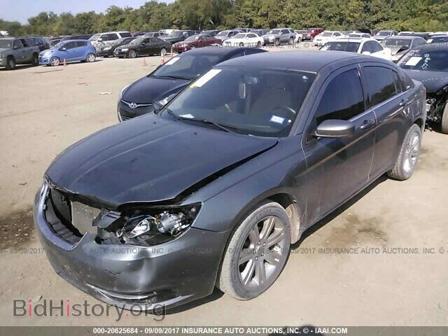 2013 Chrysler 200 - VIN: 1C3CCBBB7DN627578 - Фото 2