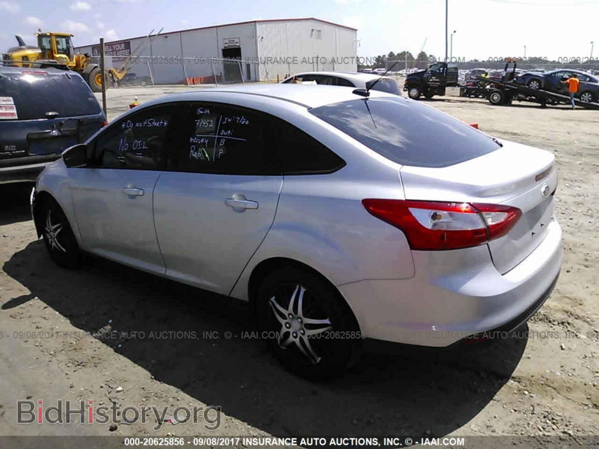 2012 Ford Focus - VIN: 1FAHP3F24CL334341 - Photo 3