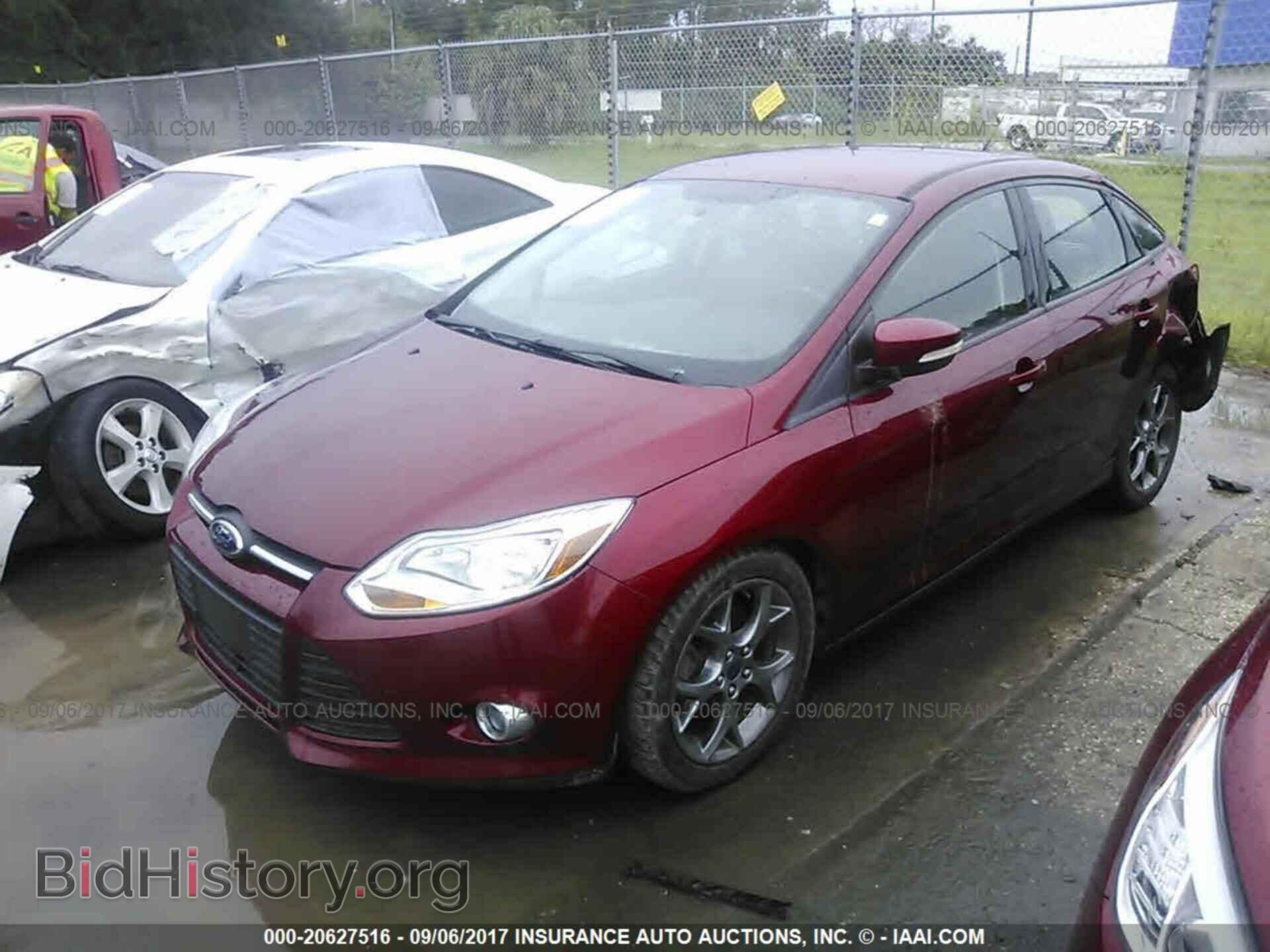 2014 Ford Focus - VIN: 1FADP3F29EL323403 - Photo 2