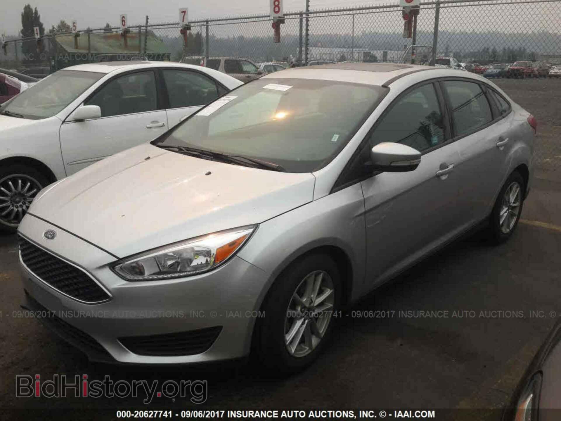 2016 Ford Focus - VIN: 1FADP3F26GL351887 - Фото 2