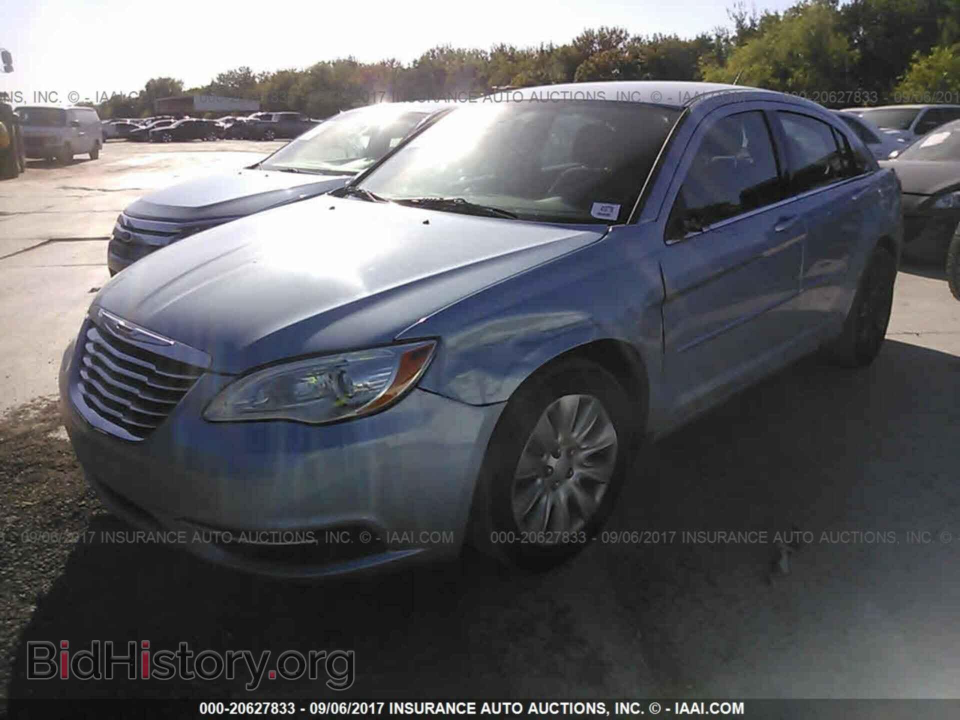 2013 Chrysler 200 - VIN: 1C3CCBAB5DN589852 - Photo 2