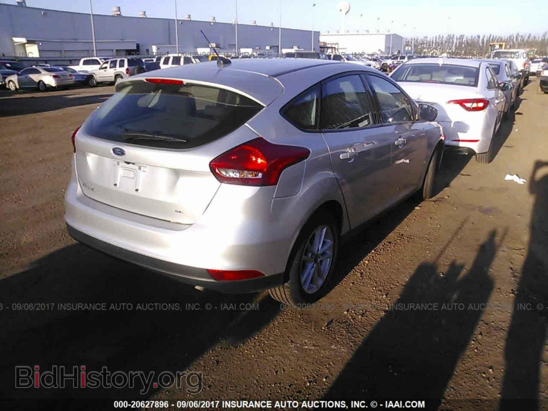 2017 Ford Focus - VIN: 1FADP3K21HL247041 - Photo 4