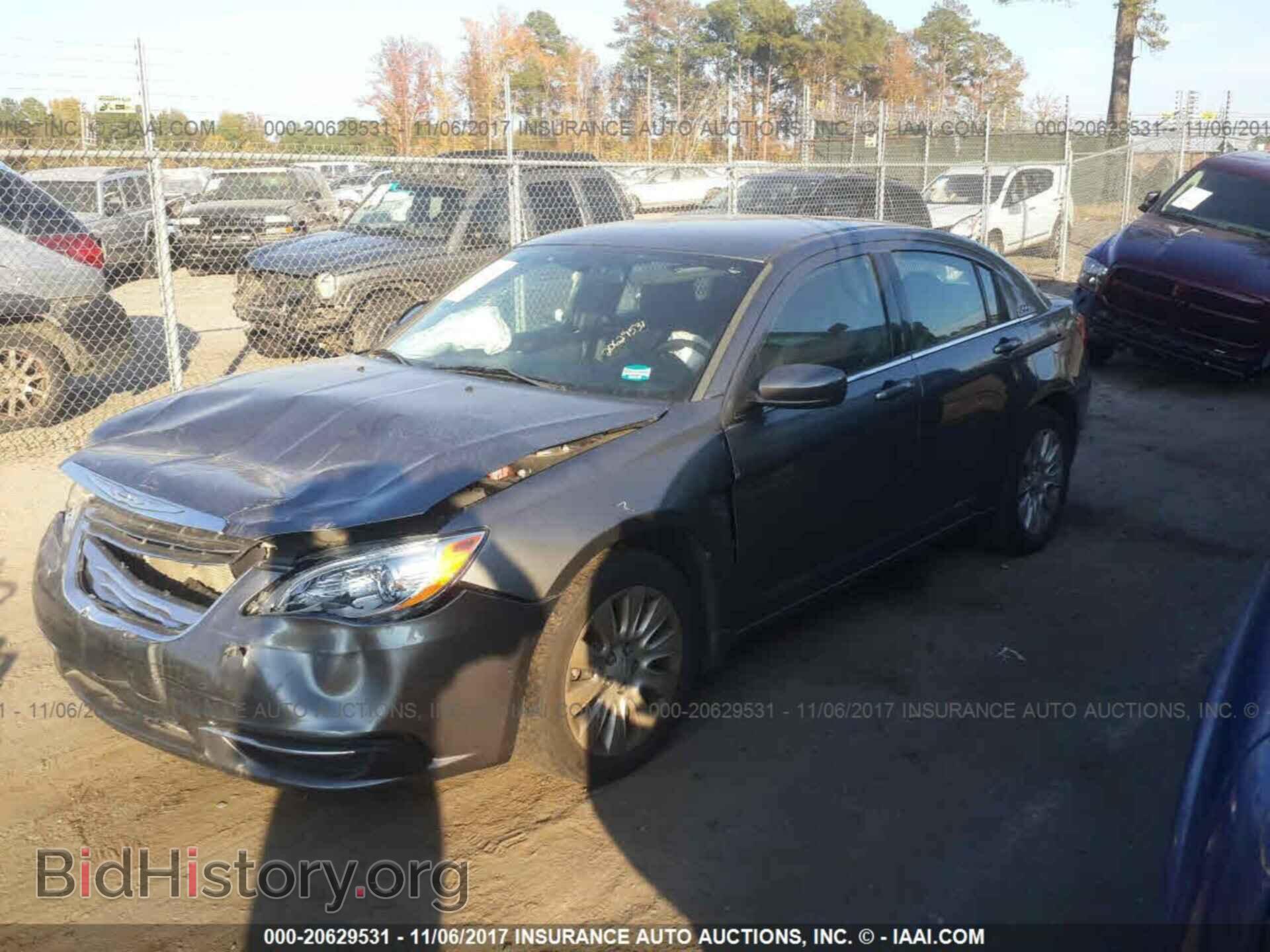 2012 Chrysler 200 - VIN: 1C3CCBABXCN130413 - Фото 2