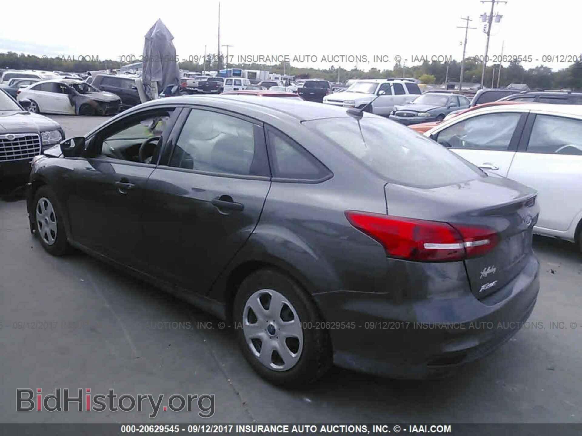 2017 Ford Focus - VIN: 1FADP3E28HL219541 - Photo 3
