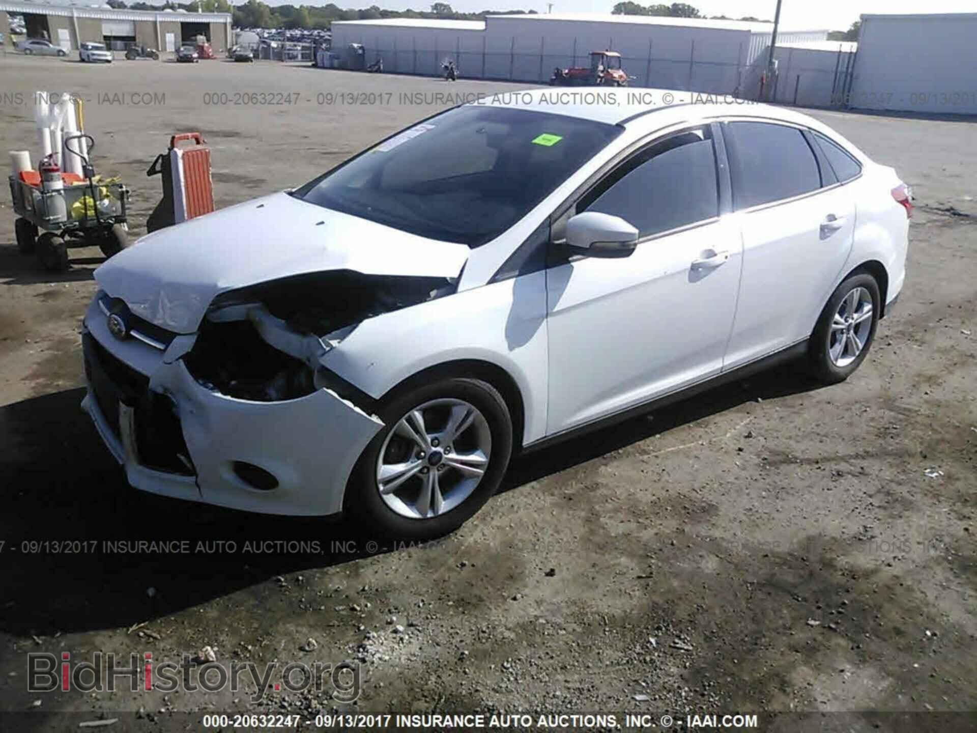 2013 Ford Focus - VIN: 1FADP3F25DL220879 - Photo 2