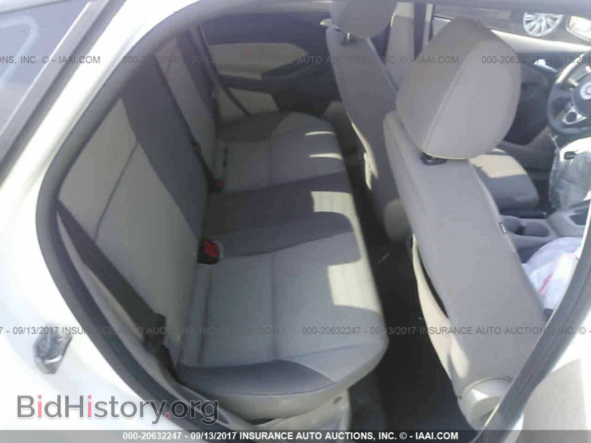 2013 Ford Focus - VIN: 1FADP3F25DL220879 - Photo 8