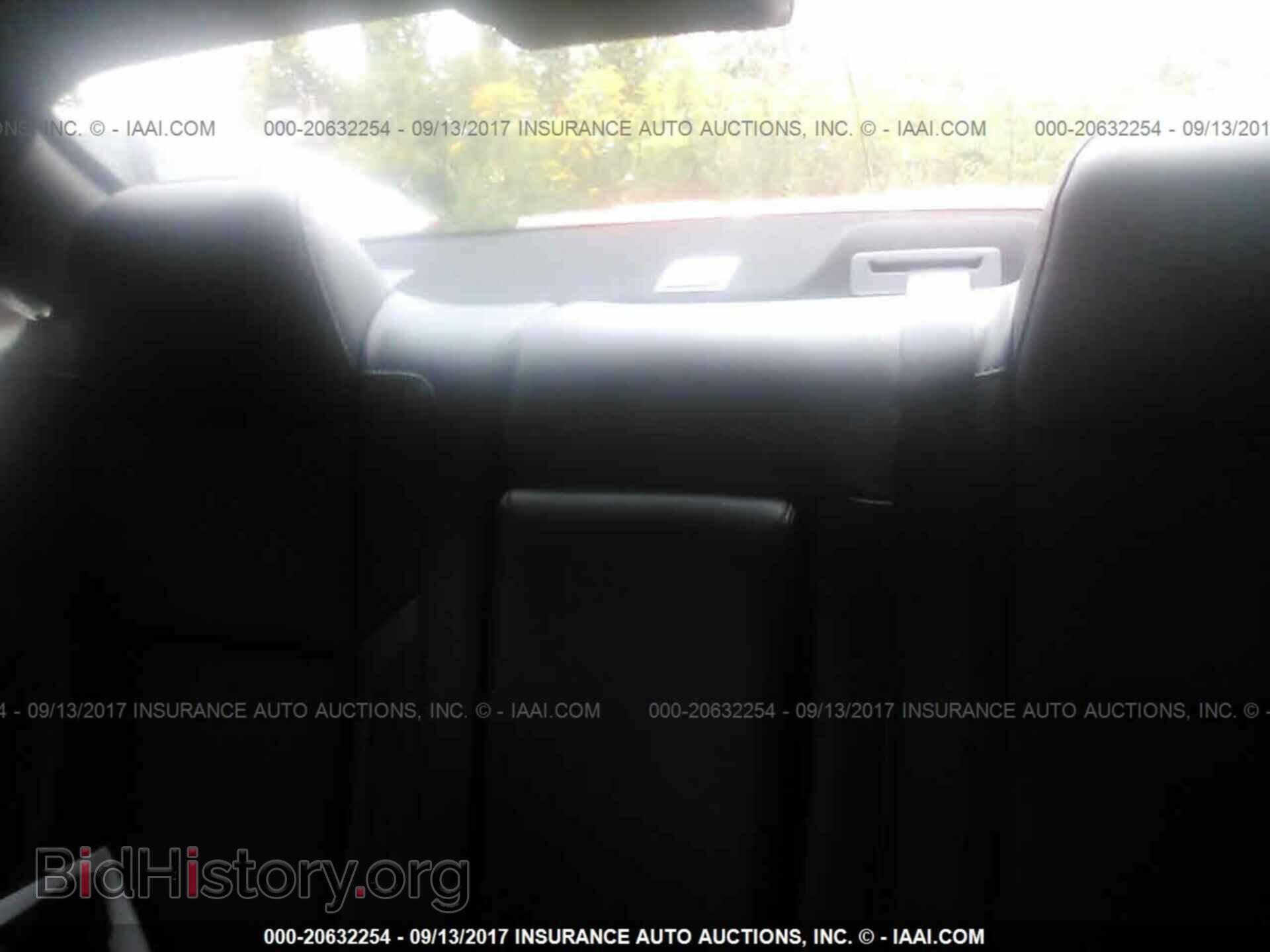 2016 Dodge Challenger - VIN: 2C3CDZAG4GH316772 - Photo 8