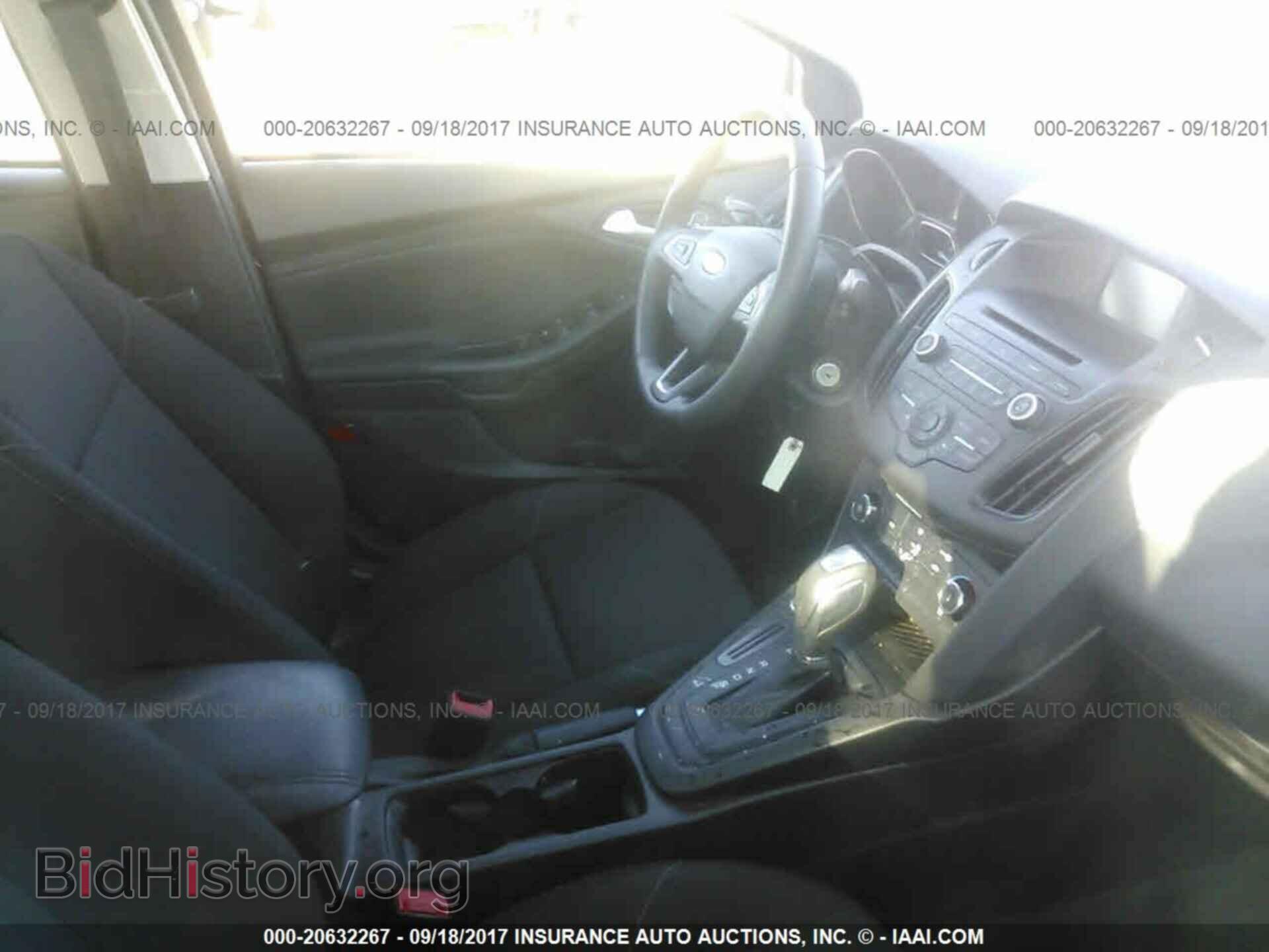 2016 Ford Focus - VIN: 1FADP3F2XGL378624 - Photo 5