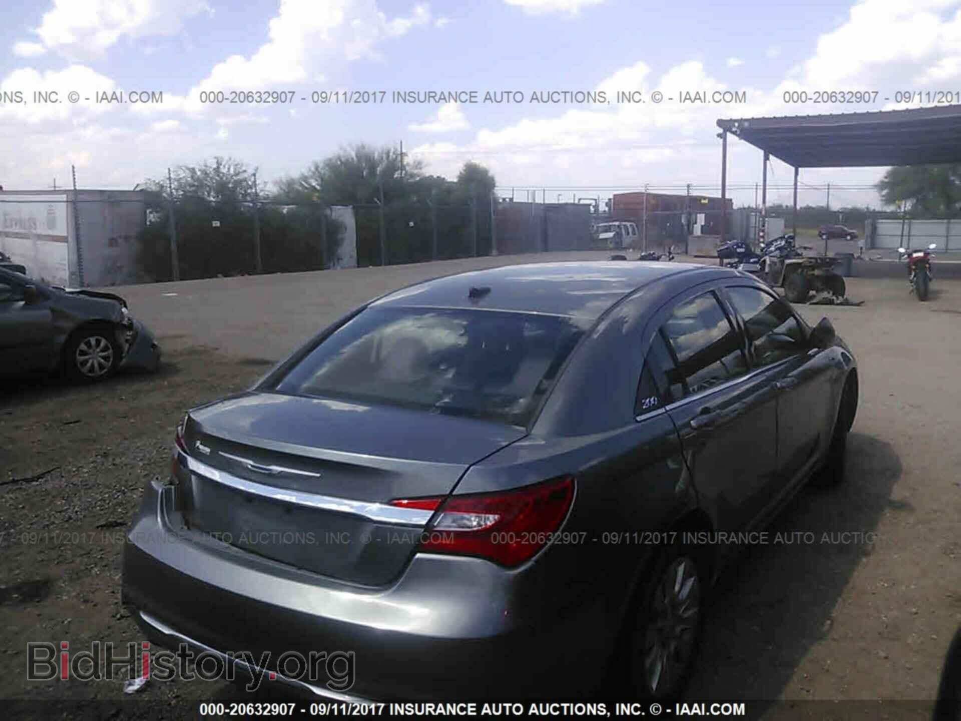 2013 Chrysler 200 - VIN: 1C3CCBAB9DN646652 - Фото 4