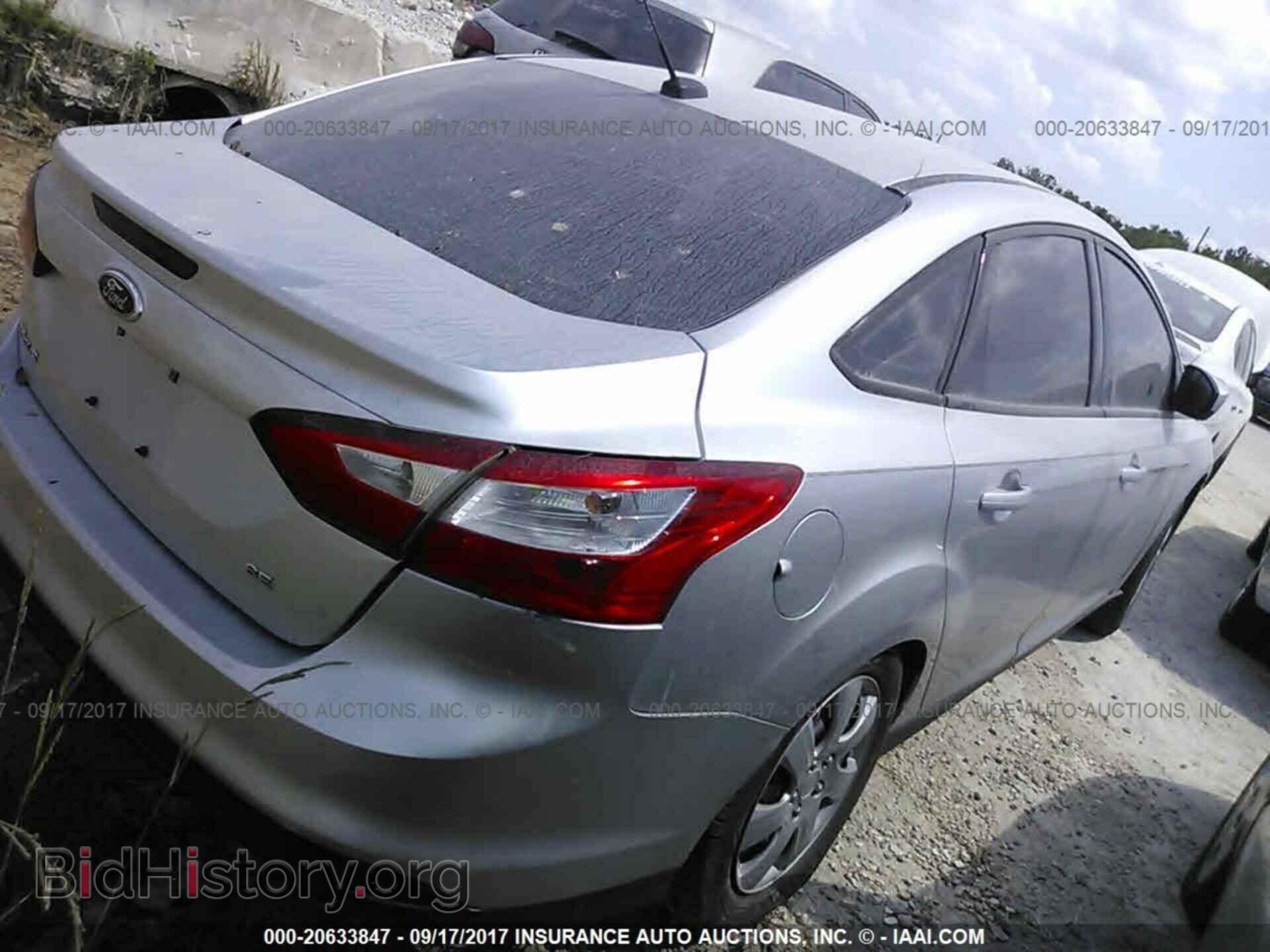 2012 Ford Focus - VIN: 1FAHP3F2XCL211384 - Photo 4