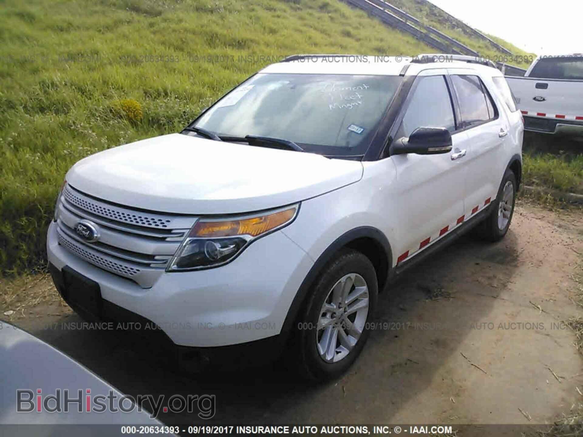 2011 Ford Explorer - VIN: 1FMHK8D89BGA94462 - Photo 2