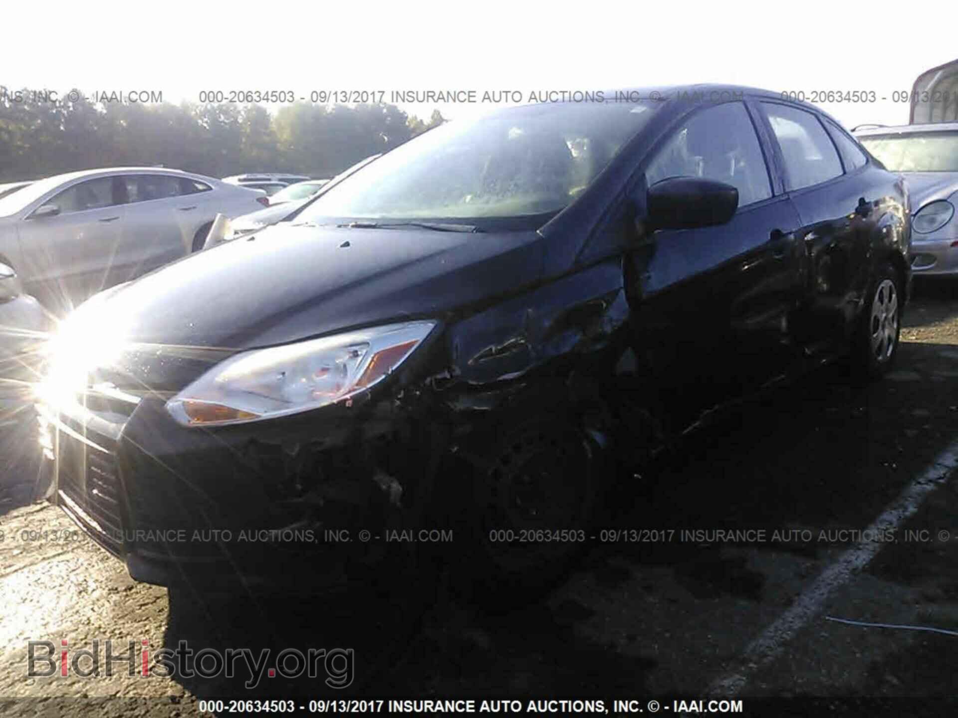 2012 Ford Focus - VIN: 1FAHP3E21CL318681 - Photo 2