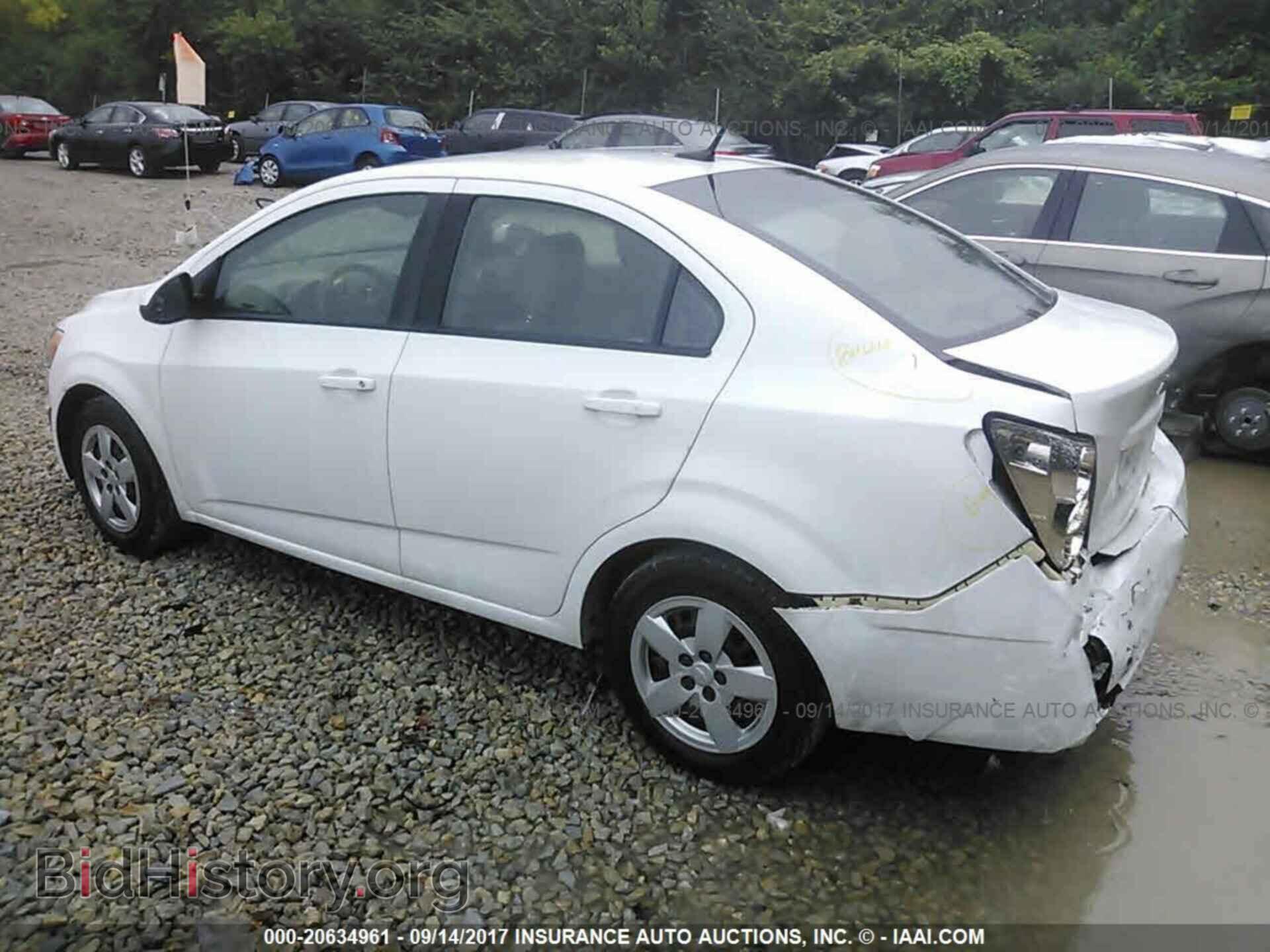 2014 Chevrolet Sonic - VIN: 1G1JA5SH8E4219640 - Фото 3