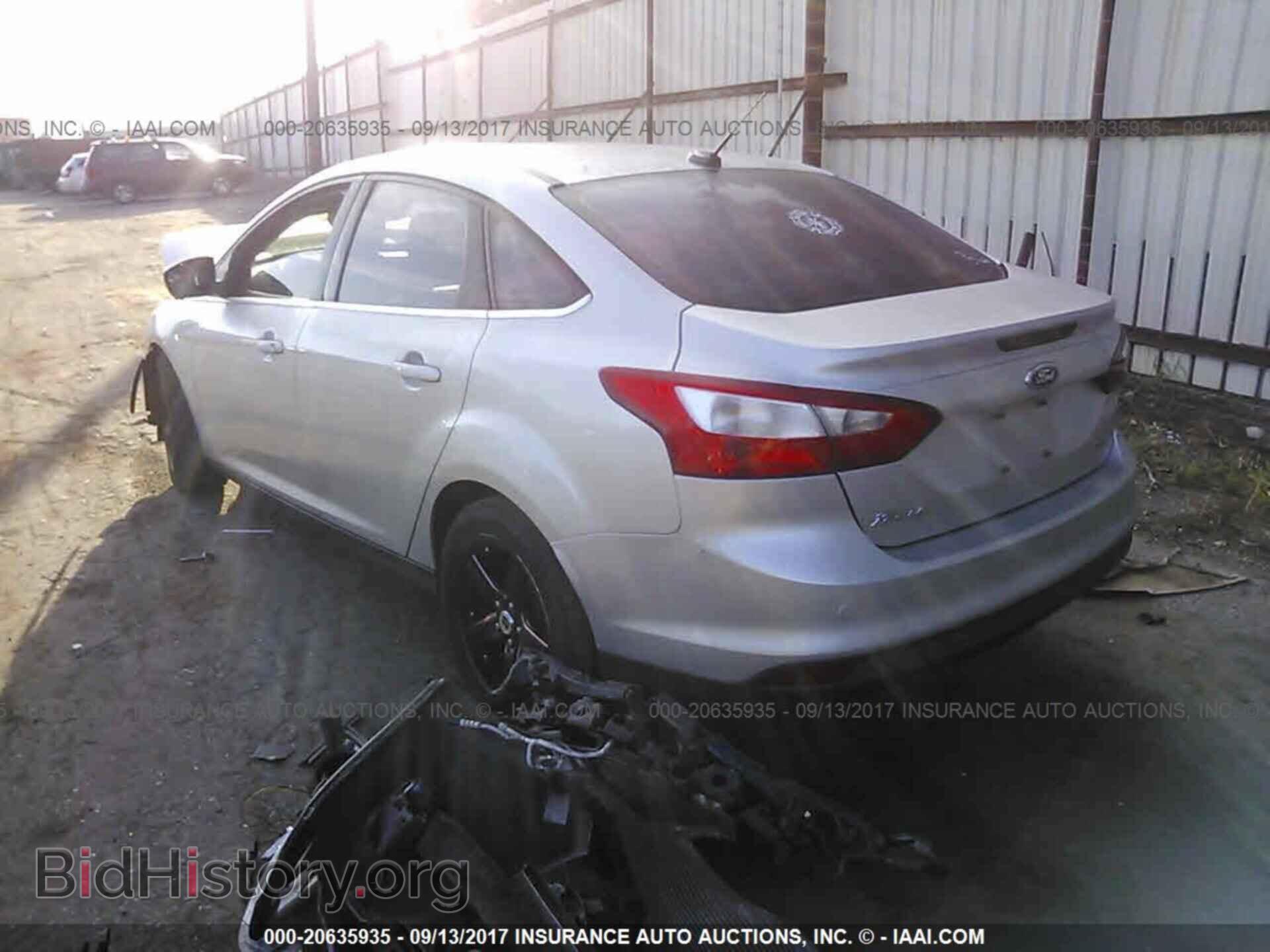 2012 Ford Focus - VIN: 1FAHP3H22CL221808 - Фото 3