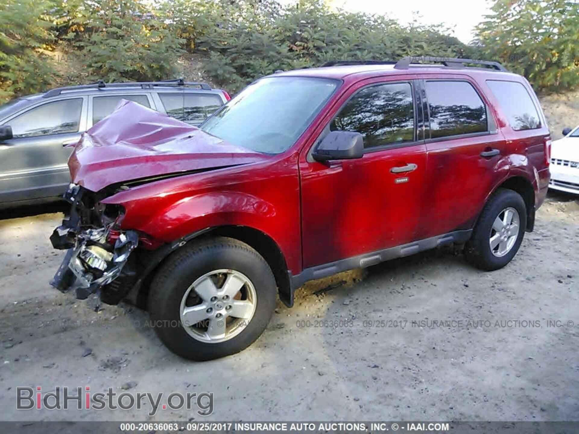 2011 Ford Escape - VIN: 1FMCU9D74BKC11539 - Photo 2