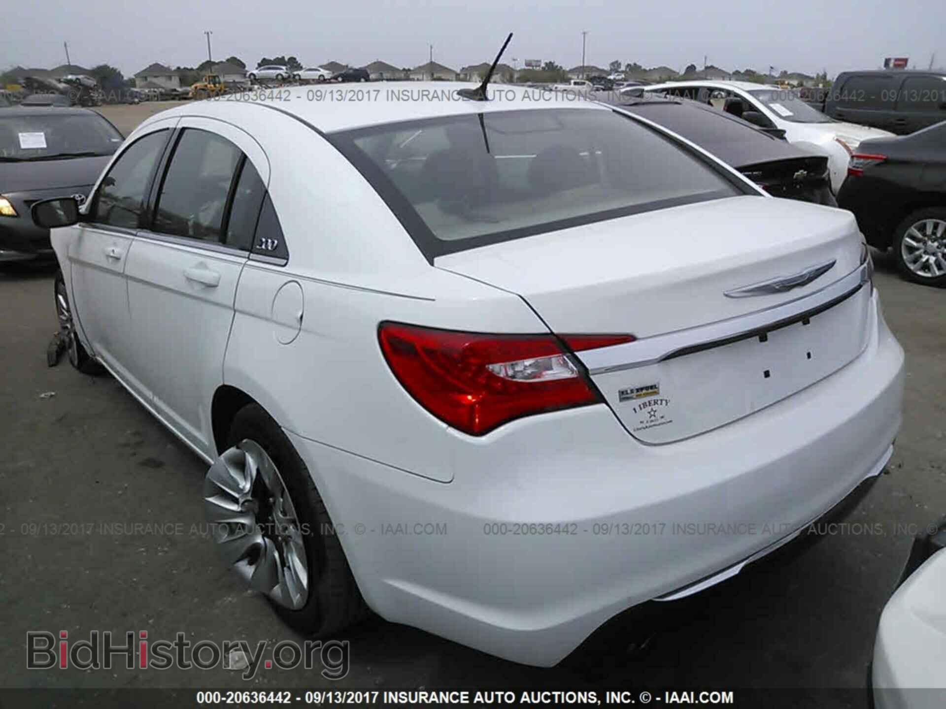 2012 Chrysler 200 - VIN: 1C3CCBAG7CN261732 - Фото 3