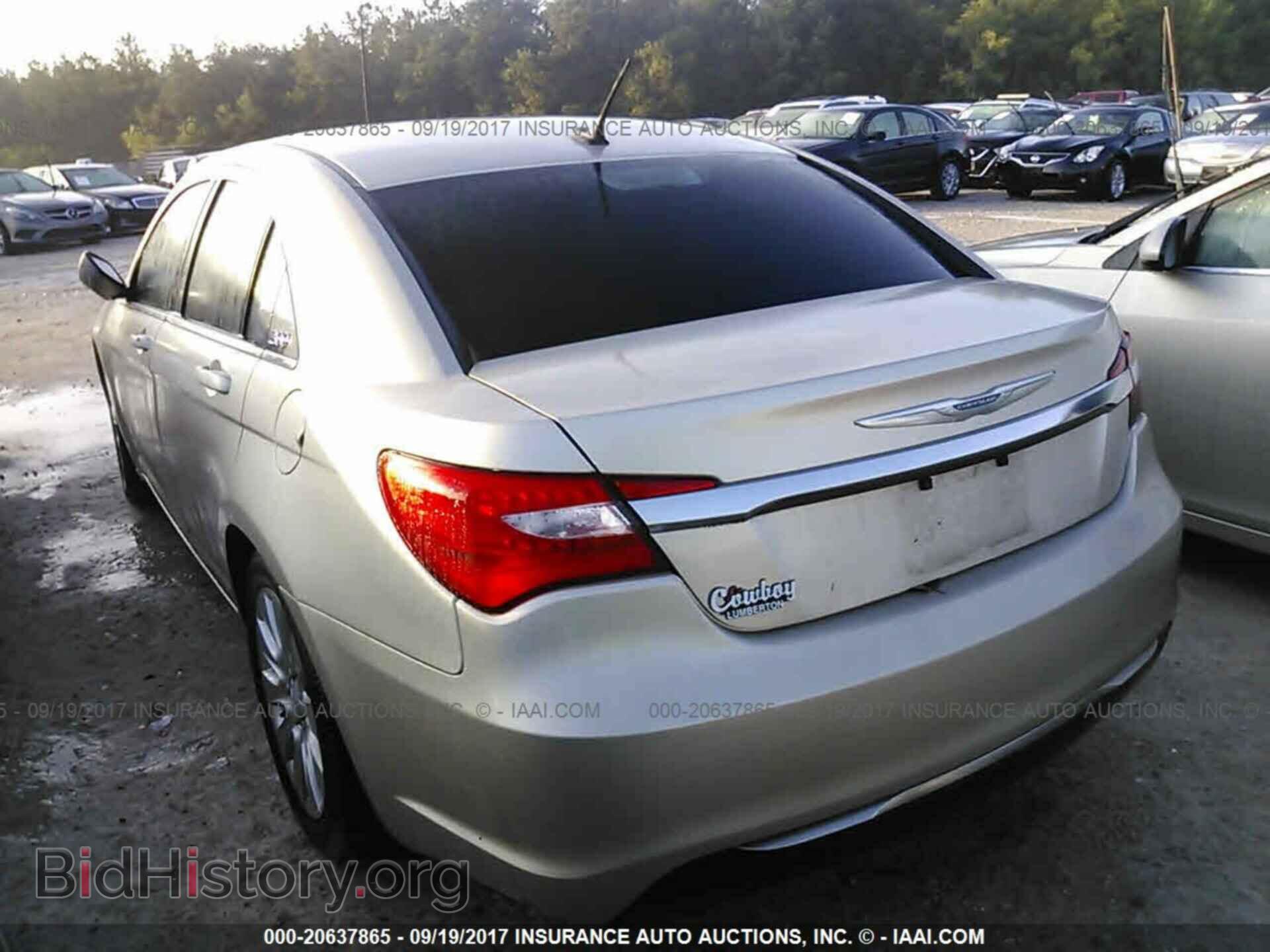 2014 Chrysler 200 - VIN: 1C3CCBAB8EN210294 - Фото 3