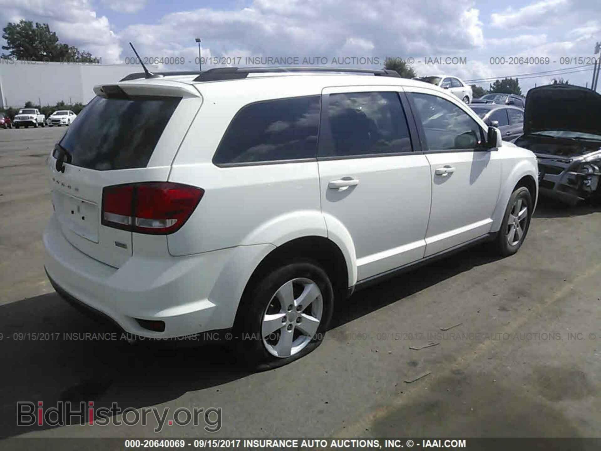 2011 Dodge Journey - VIN: 3D4PG1FG4BT558124 - Photo 4