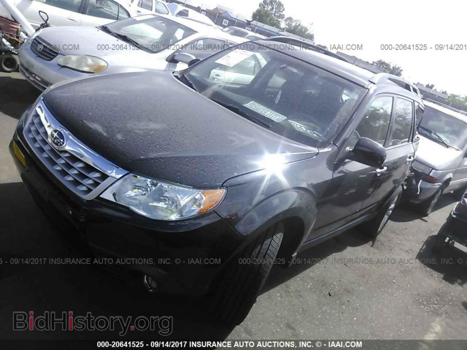 2011 Subaru Forester - VIN: JF2SHAEC2BH756901 - Фото 2