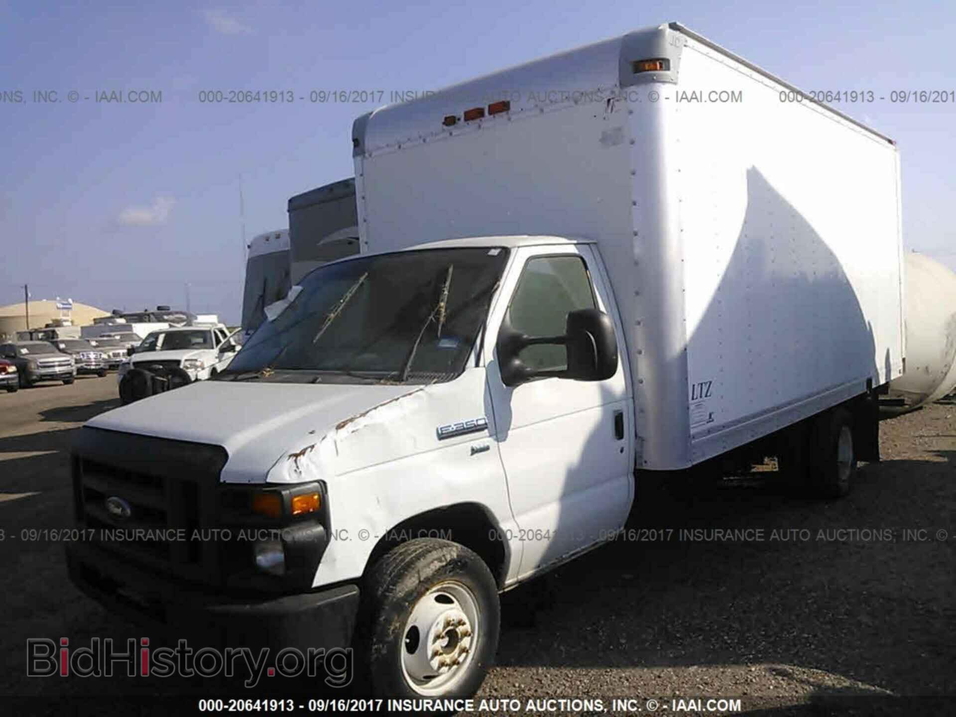 2011 Ford Econoline - VIN: 1FDSE3FL9BDB03096 - Фото 2