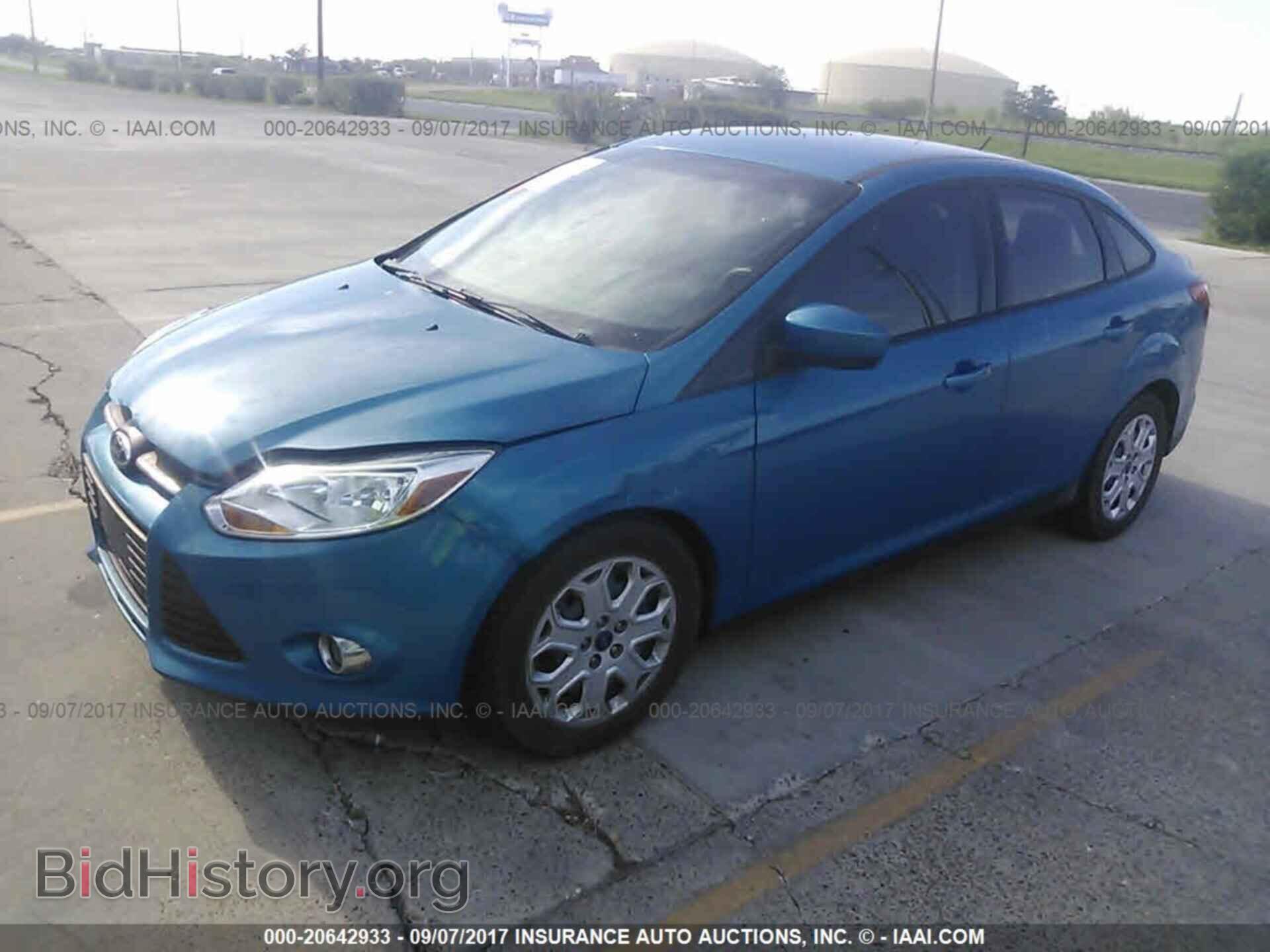 2012 Ford Focus - VIN: 1FAHP3F22CL450332 - Photo 2