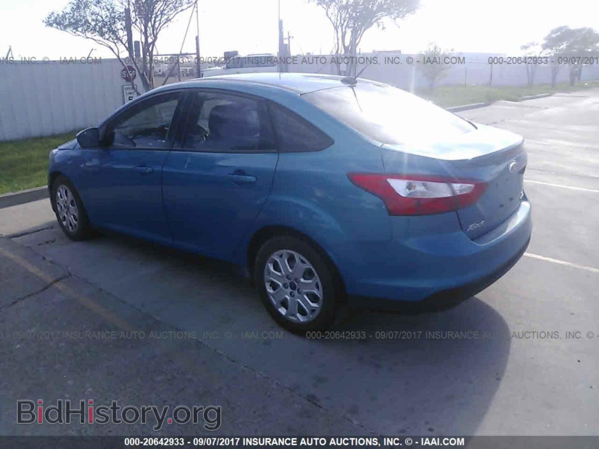 2012 Ford Focus - VIN: 1FAHP3F22CL450332 - Photo 3