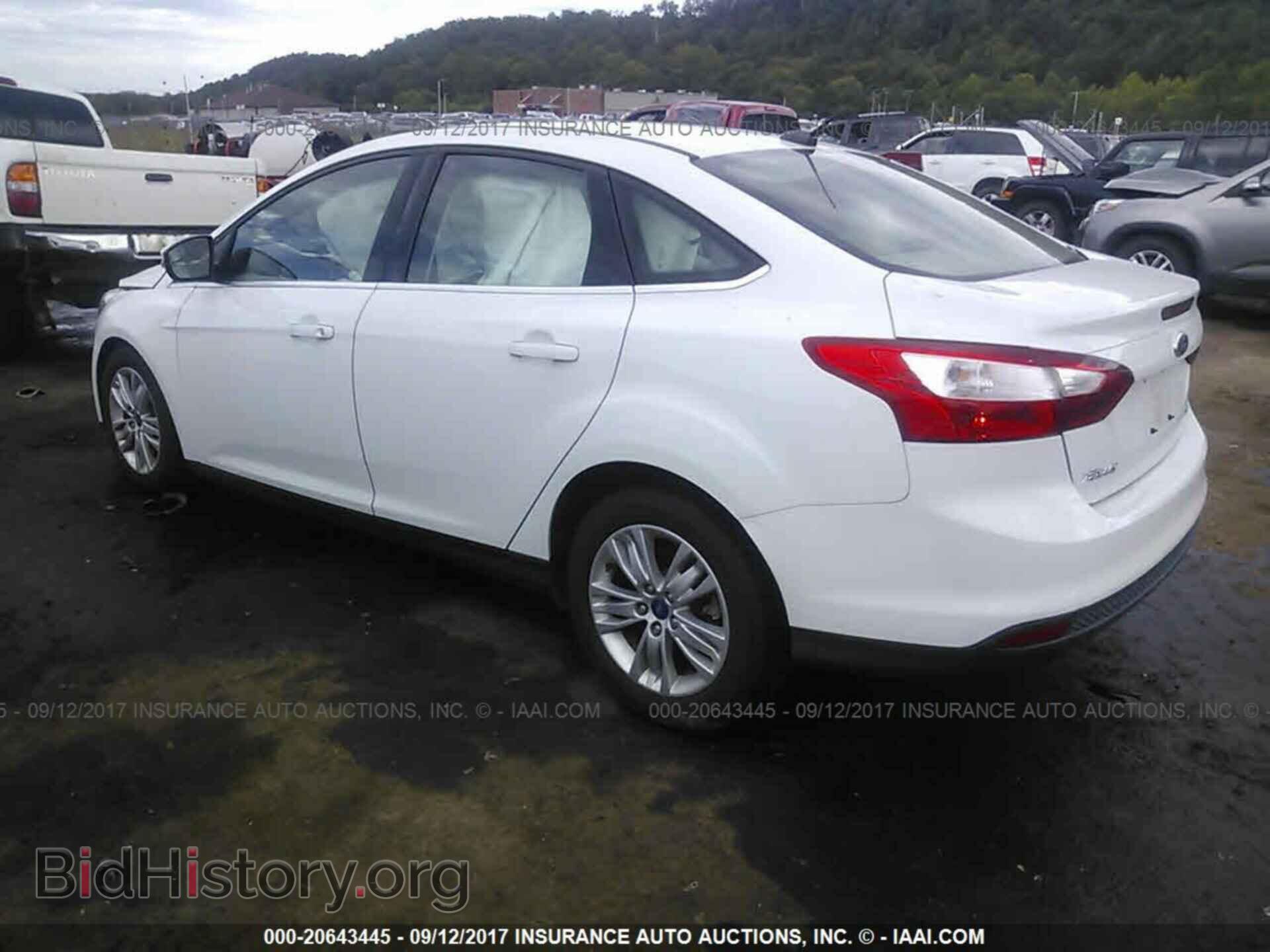 2012 Ford Focus - VIN: 1FAHP3H21CL163206 - Photo 3