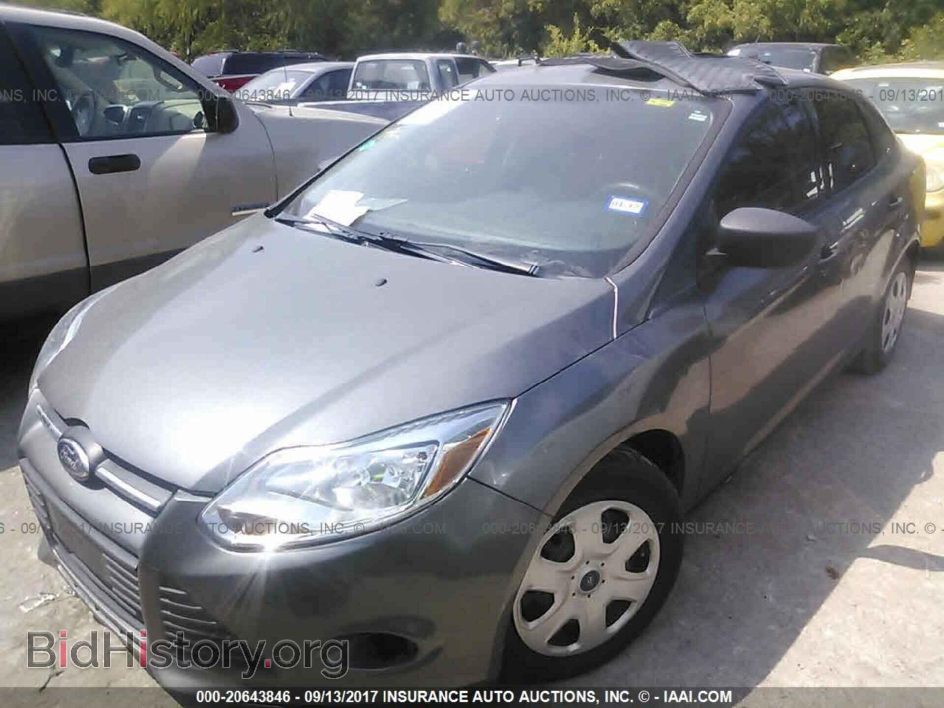 2012 Ford Focus - VIN: 1FAHP3E23CL450146 - Фото 2