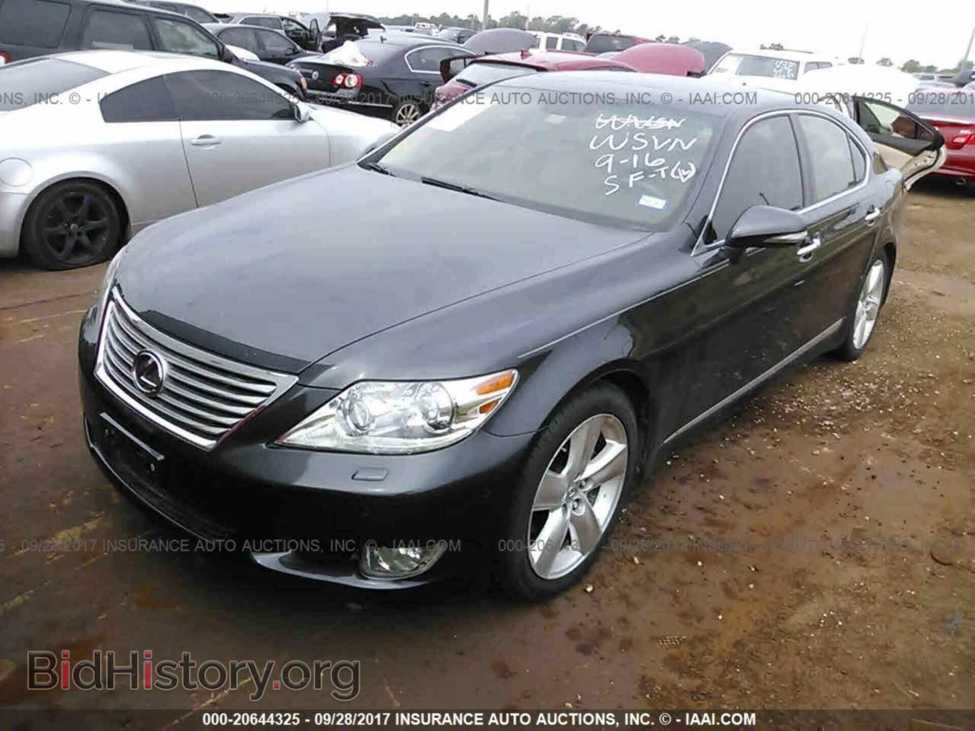 2011 Lexus Ls - VIN: JTHBL5EF2B5102351 - Фото 2