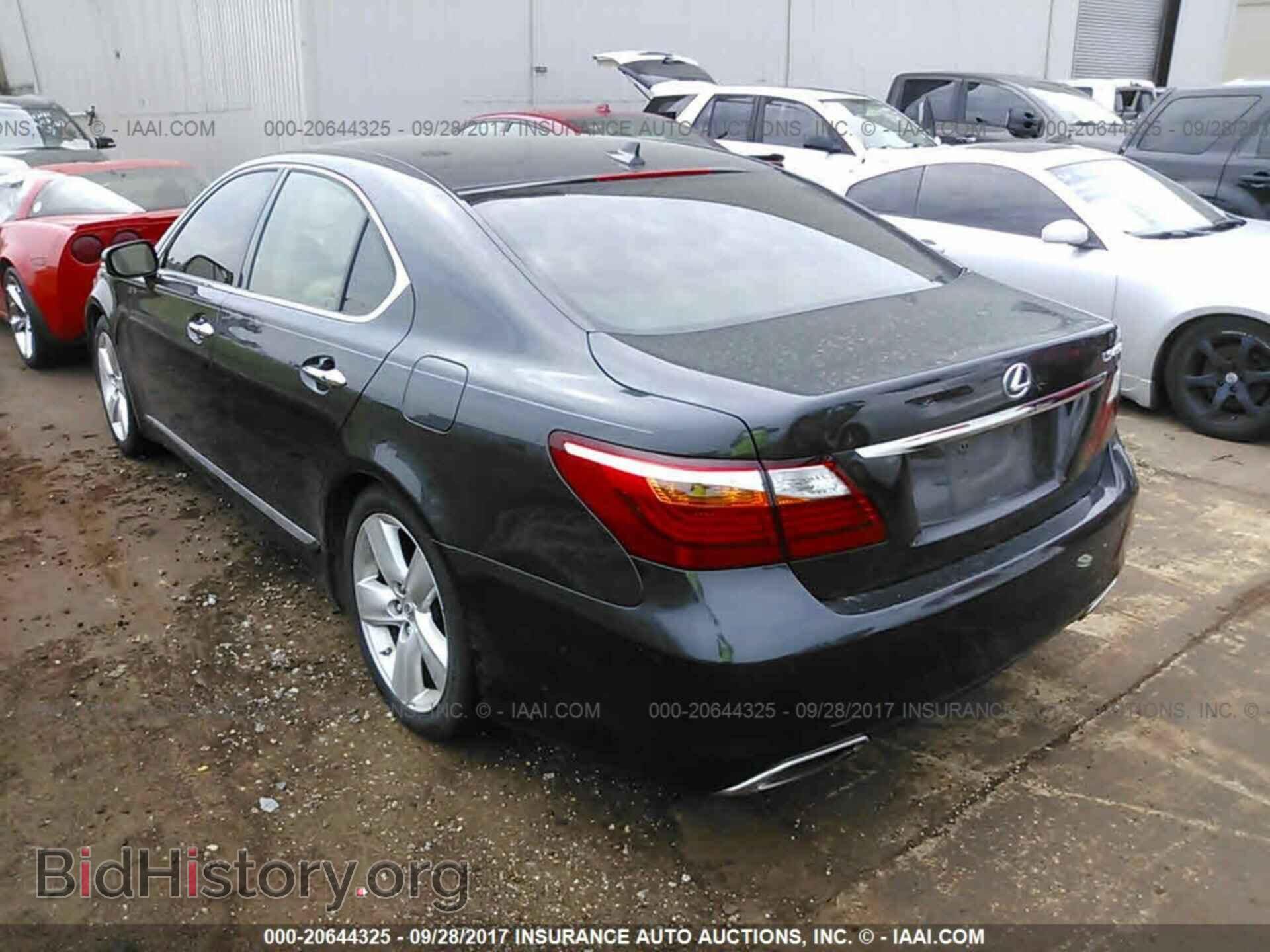 2011 Lexus Ls - VIN: JTHBL5EF2B5102351 - Фото 3