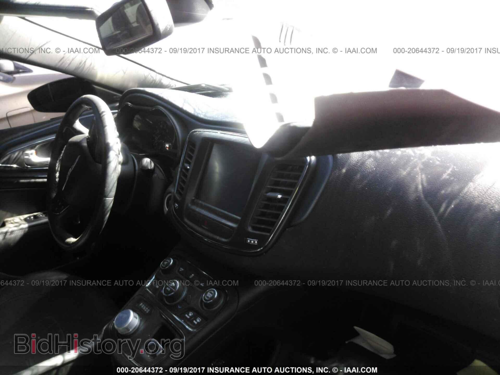 2015 Chrysler 200 - VIN: 1C3CCCDGXFN656512 - Photo 5