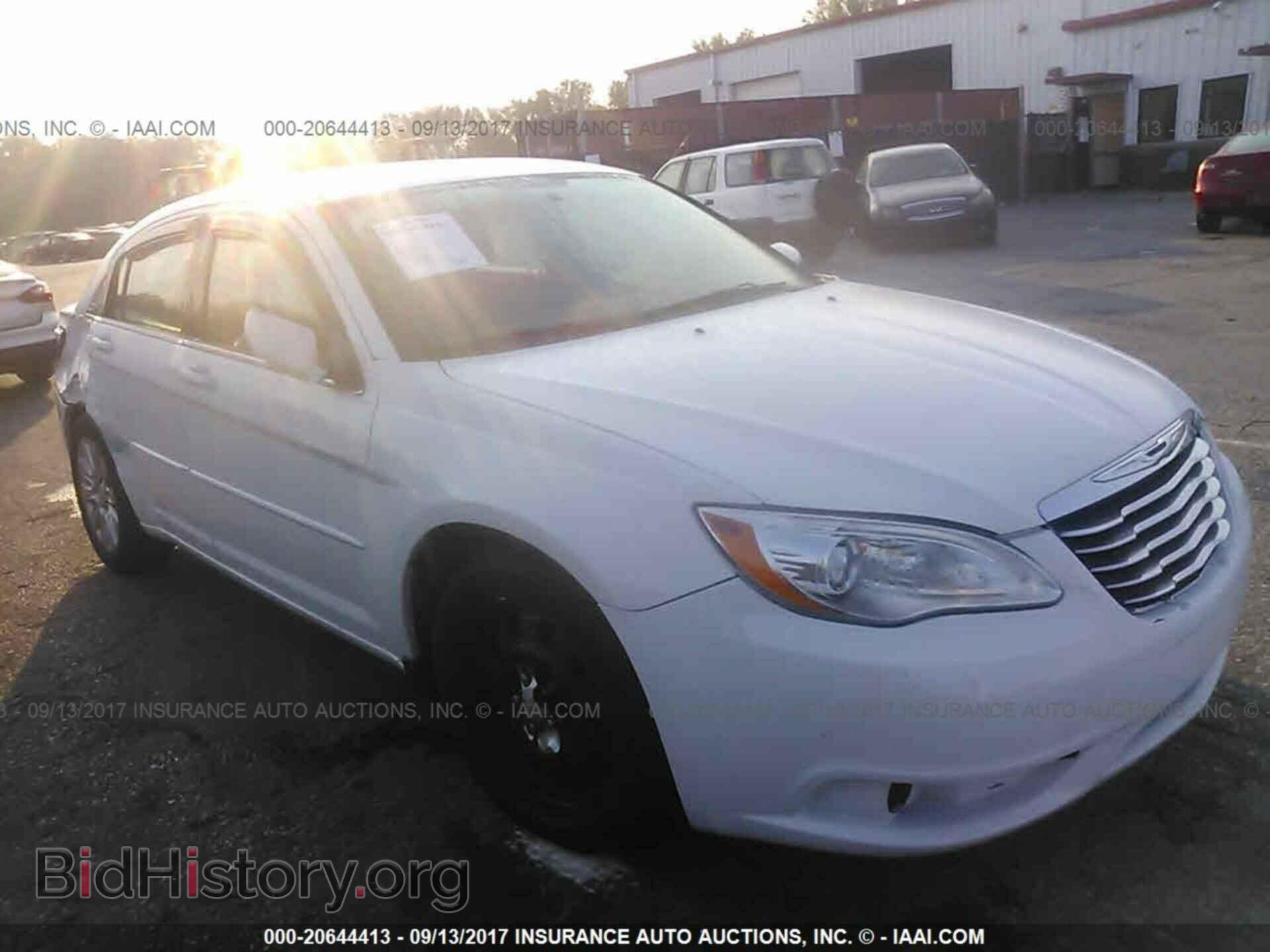 Photo 1C3CCBAB2CN271623 - Chrysler 200 2012